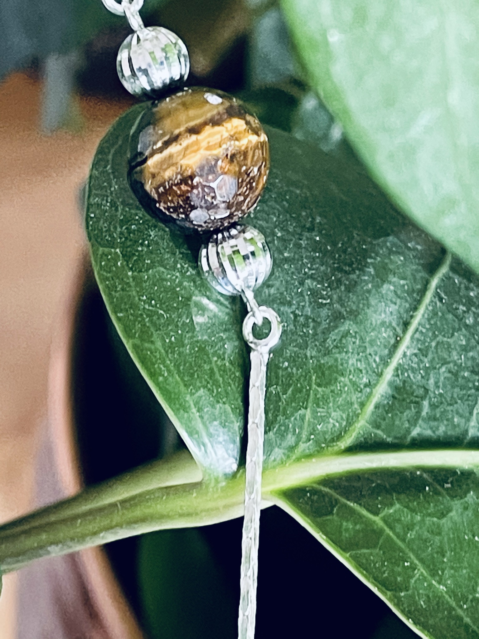 Halsband med pärlor av tigeröga - 3