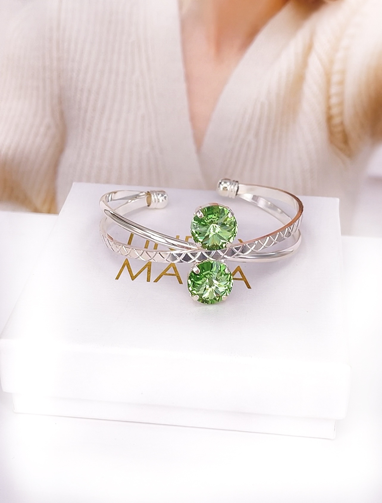 Bracelet X-Shaped Cuff Peridot Silver