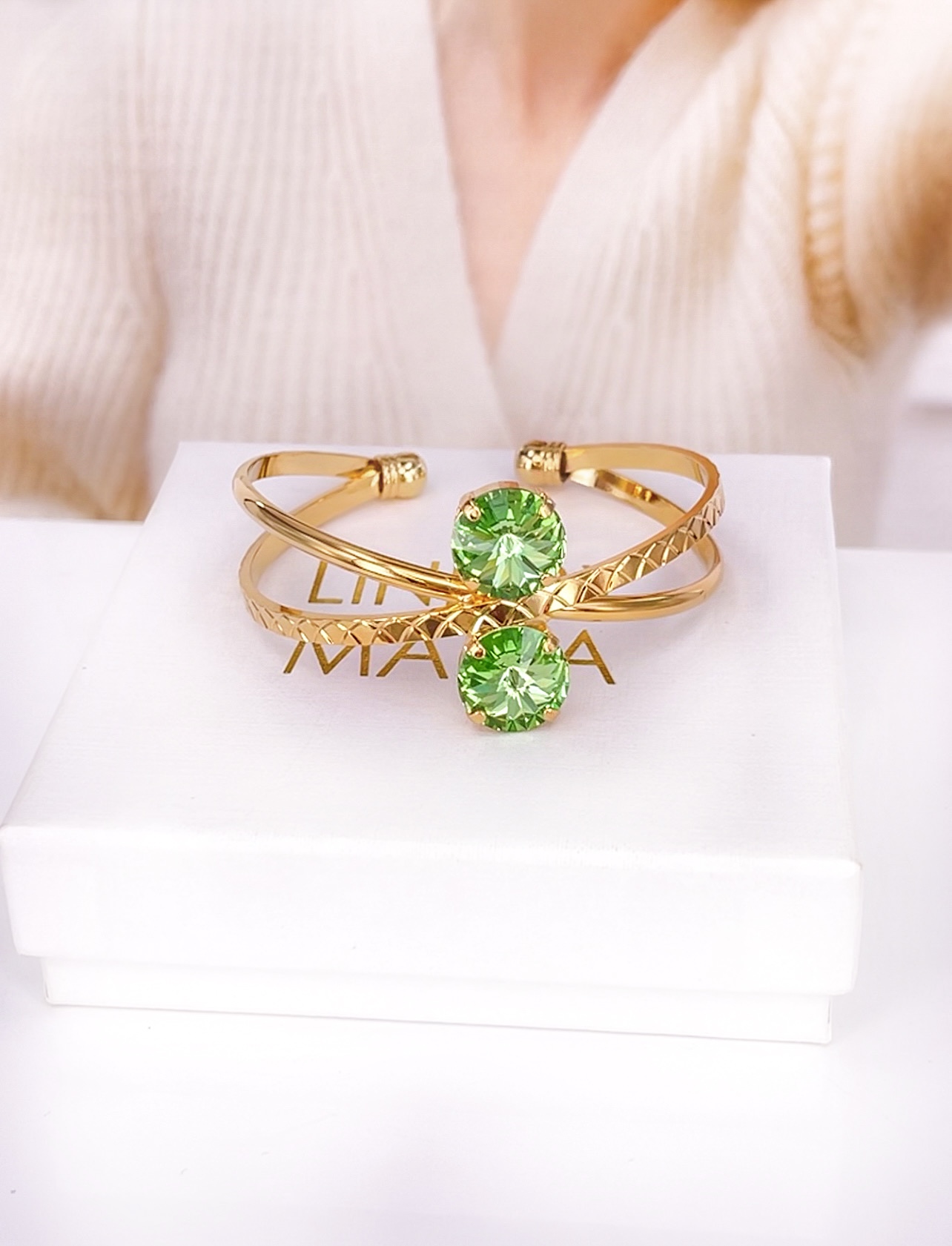 Armband X-Shaped Cuff Peridot Gold