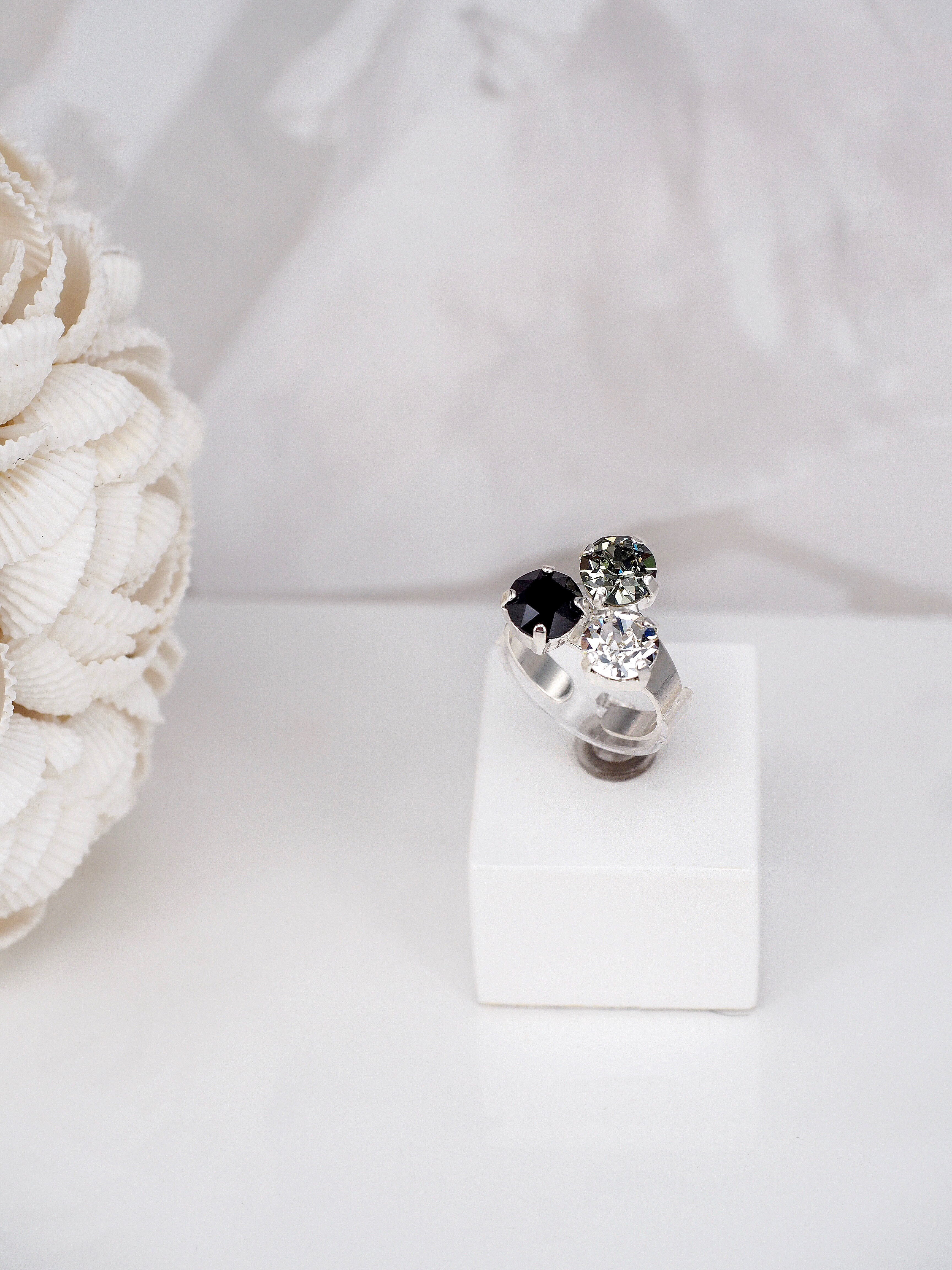 Ring Maya Triangle Black Combo Silver