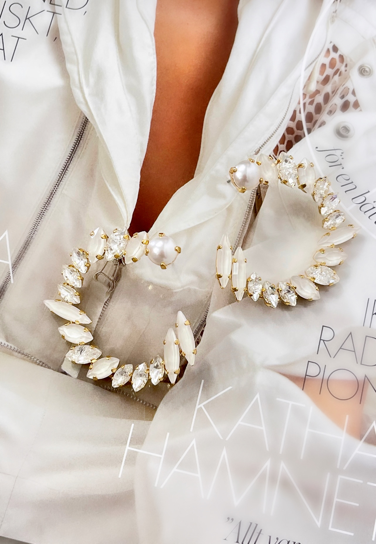 Örhänge Esme Pearl White Crystal Gold
