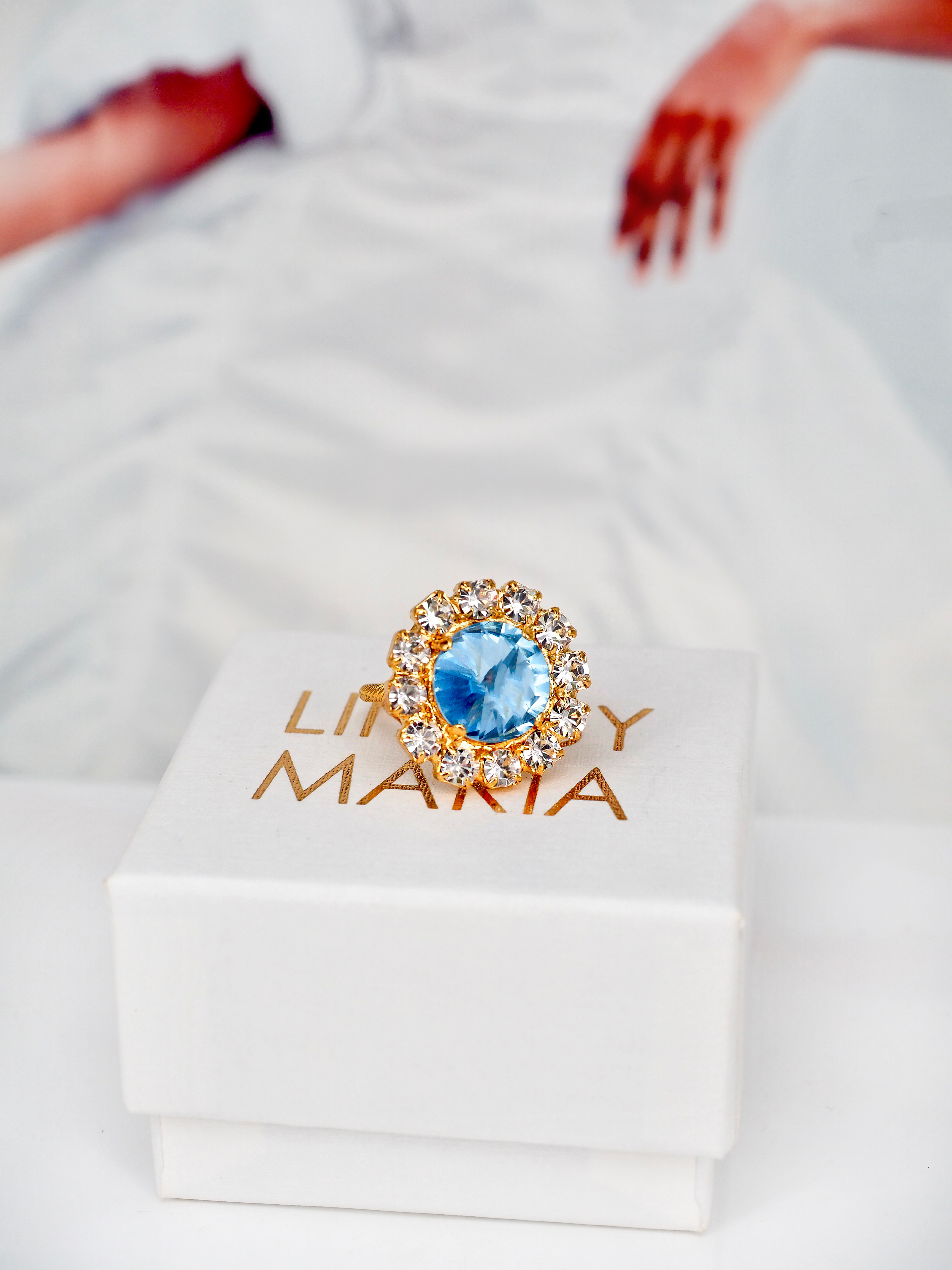 Ring Meghan Light Sapphire Gold