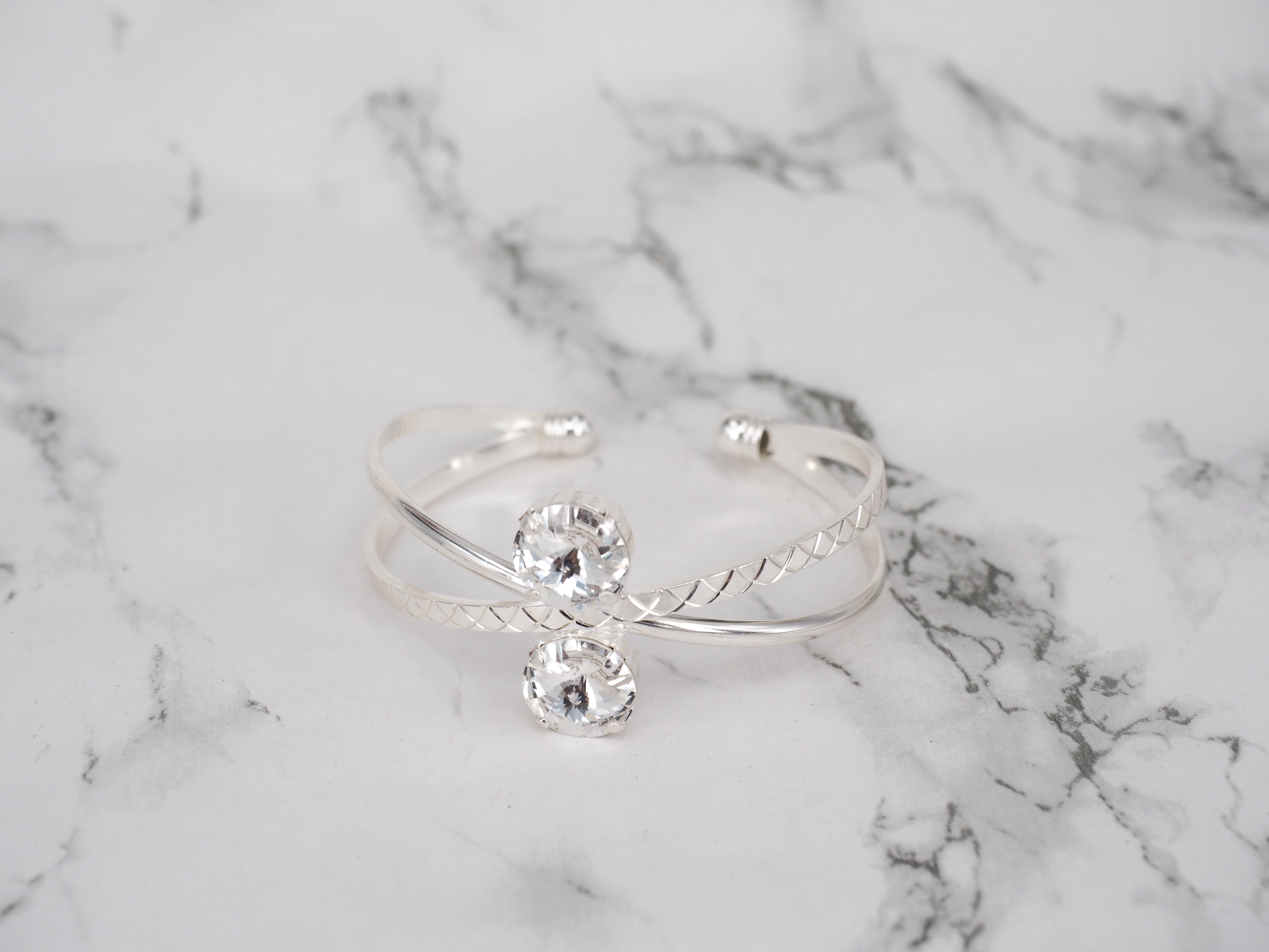 Bracelet X-Shaped Cuff Clear Silver