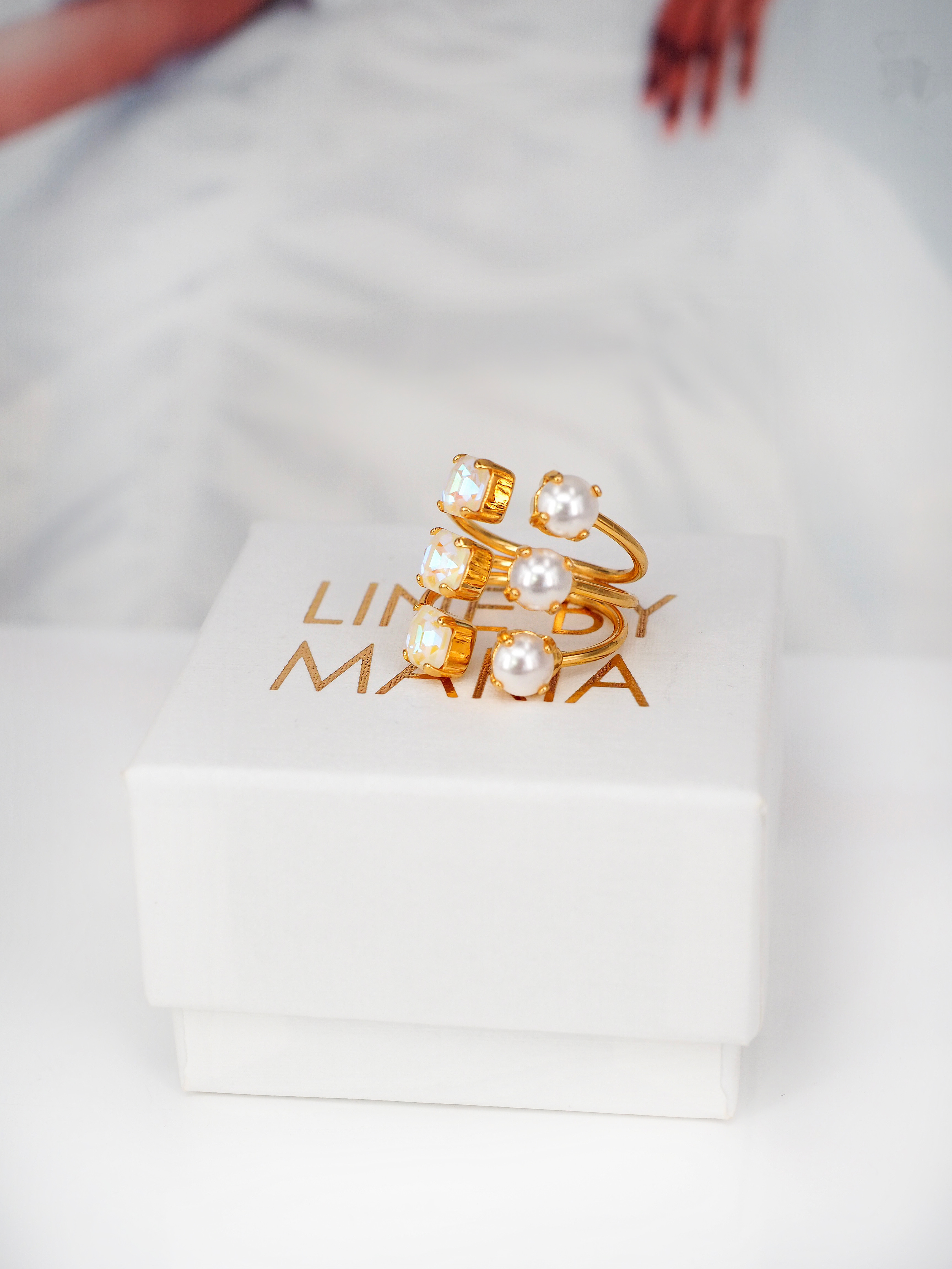 Ring Melina White Pearl / light Grey Delite Gold