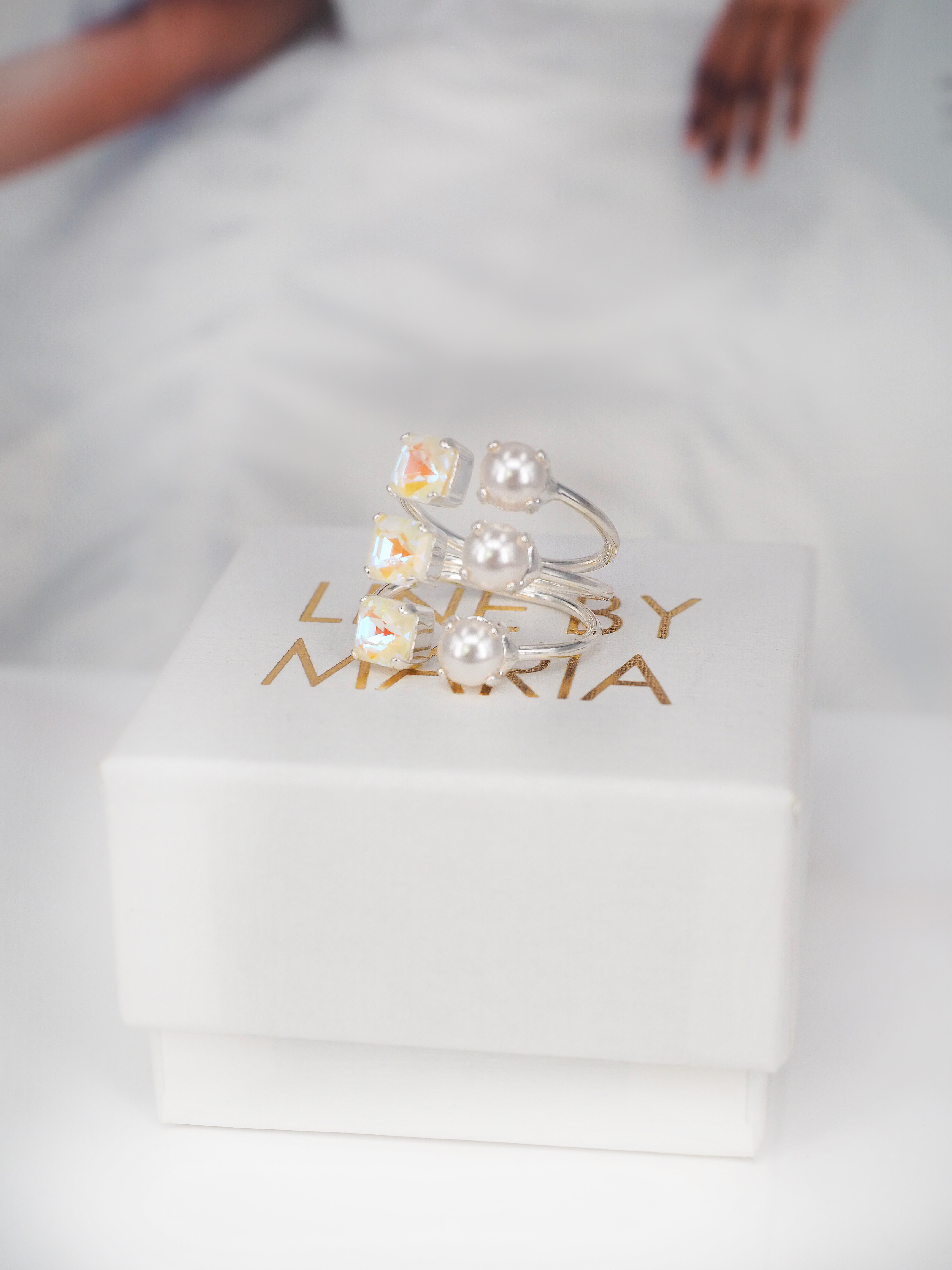 Ring Melina White Pearl / Light Grey Delite Silver