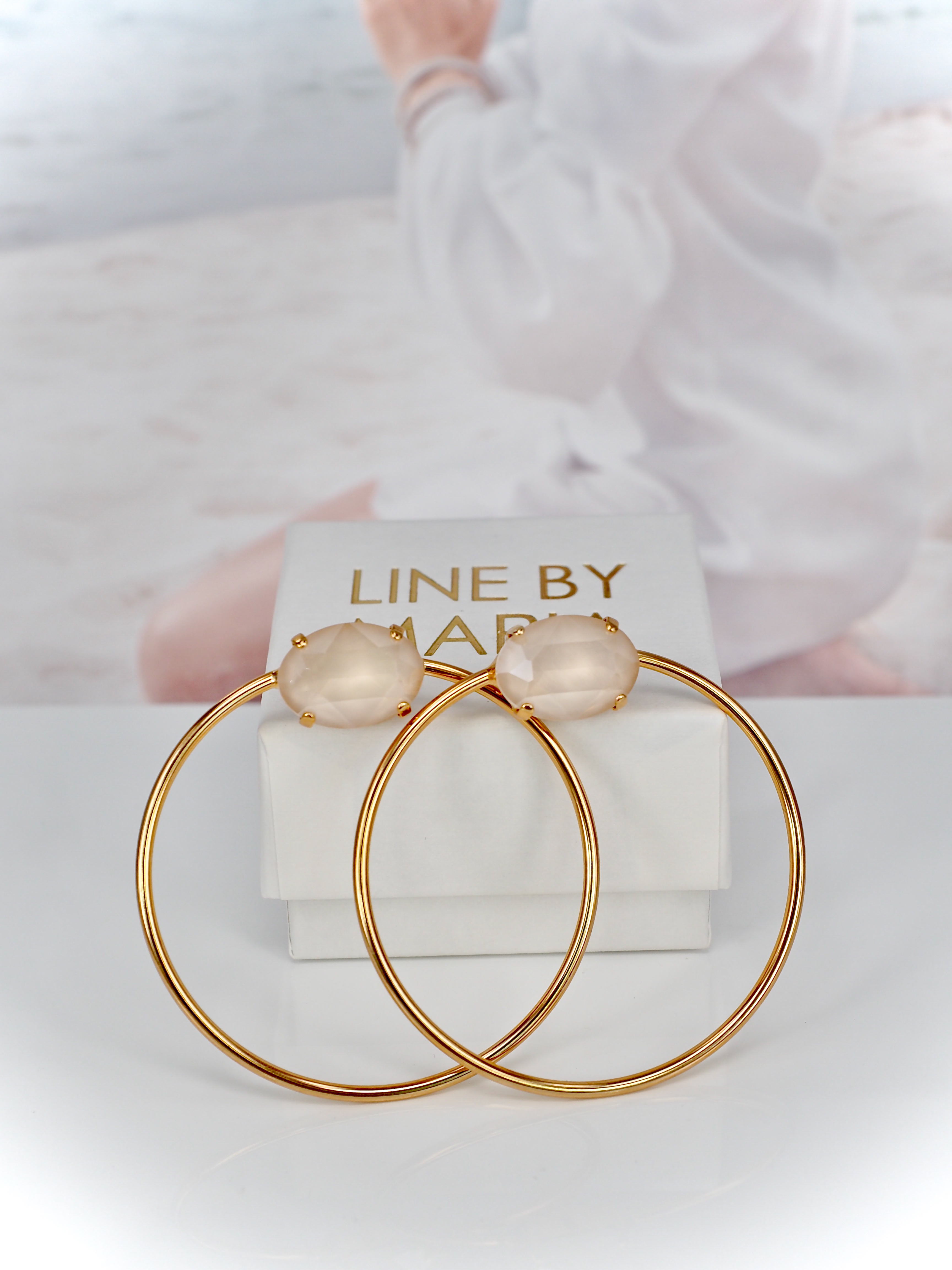 Earrings Michelle Big Hoop Ivory Creme Gold