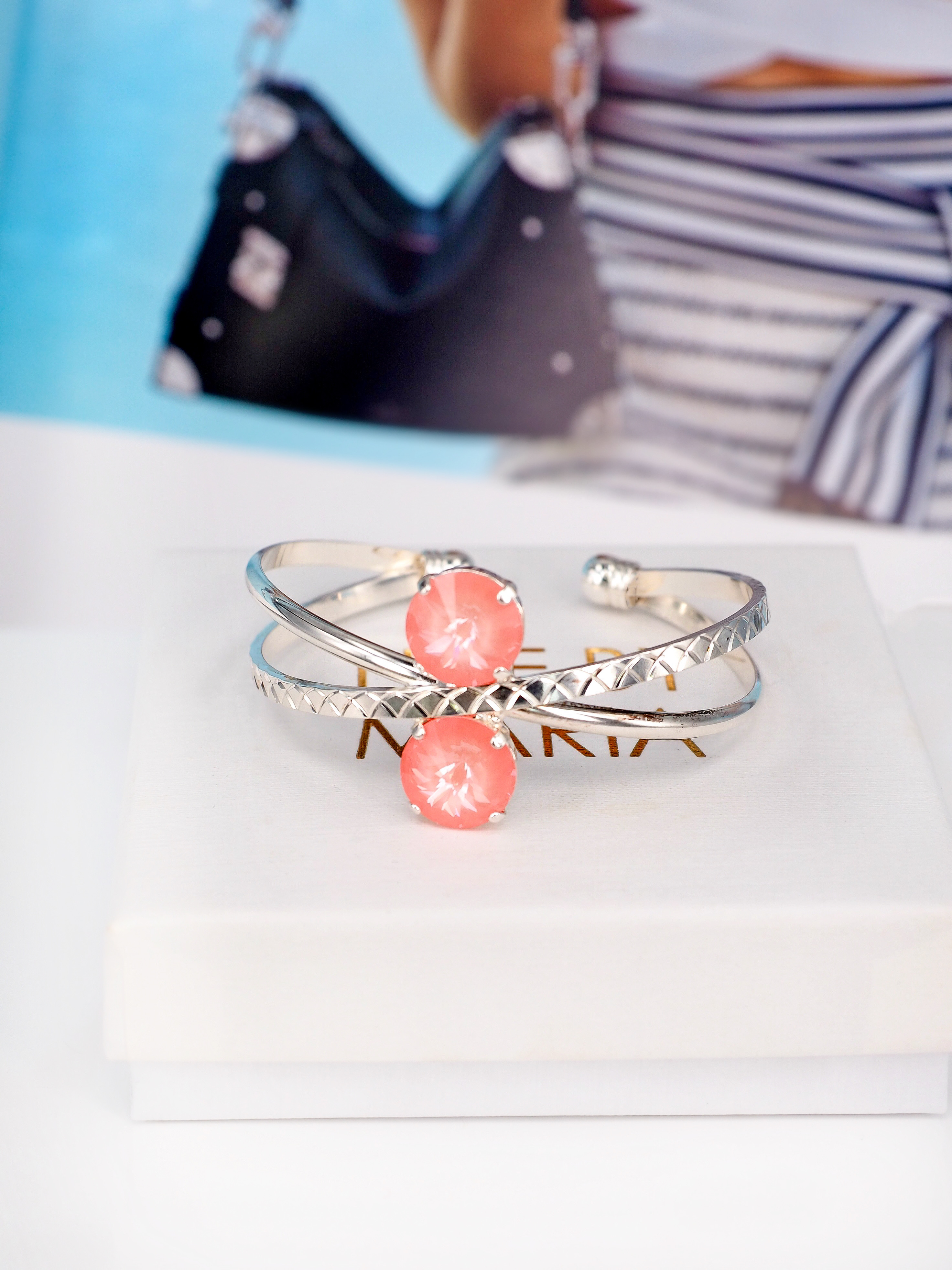 Armband X-Shaped Cuff Flamingo Ignite Silver