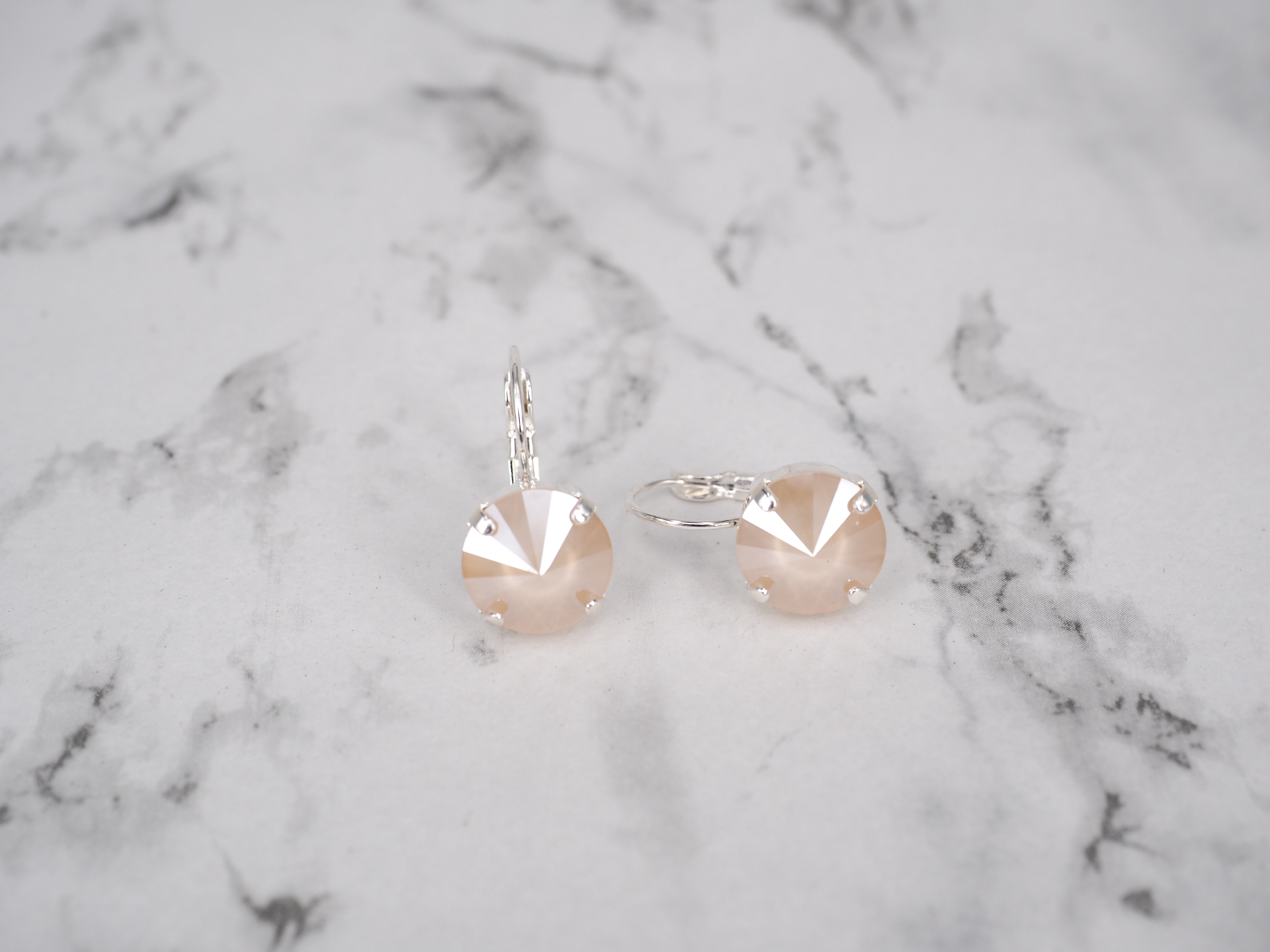 Earring Round Leverback Ivory Cream Silver