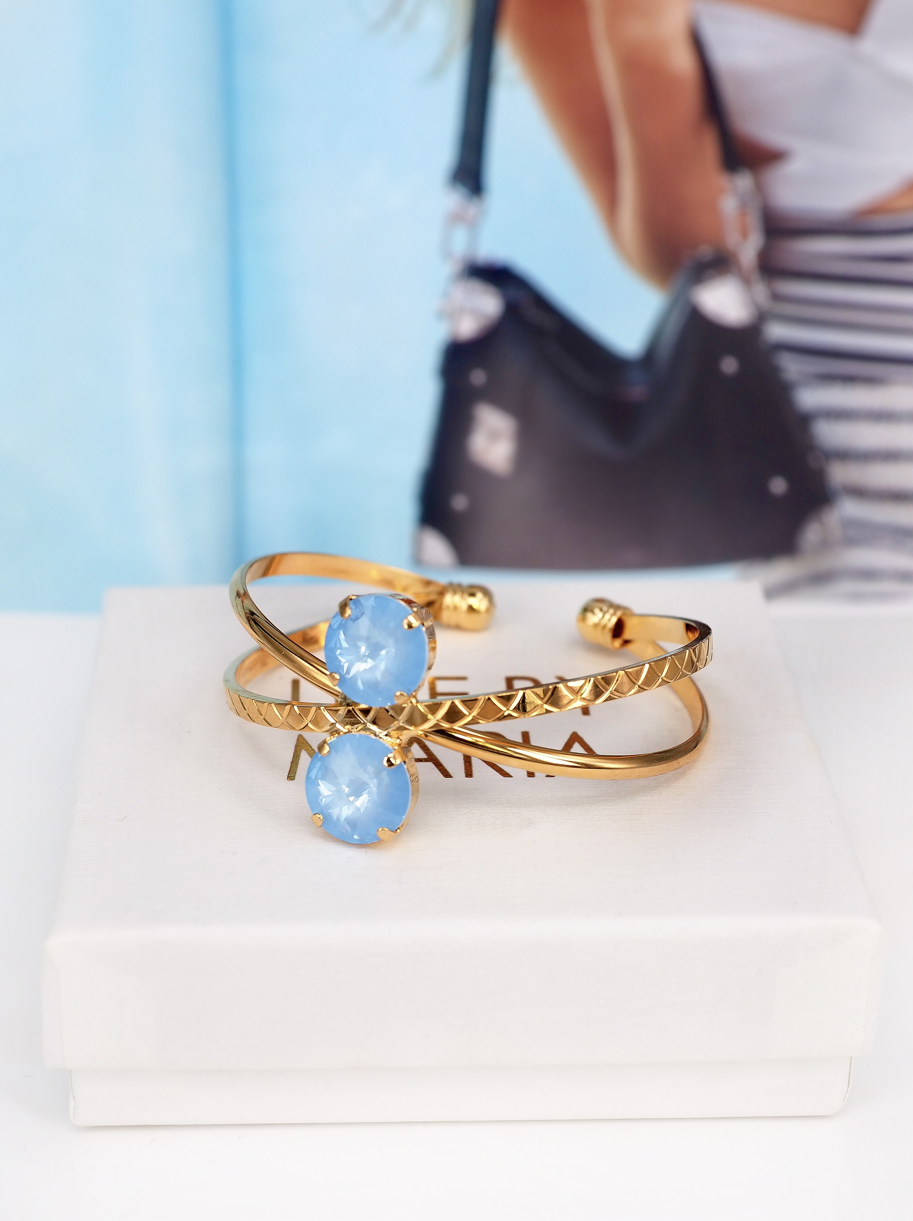 Armband X-Shaped Cuff Sky Ignite Gold