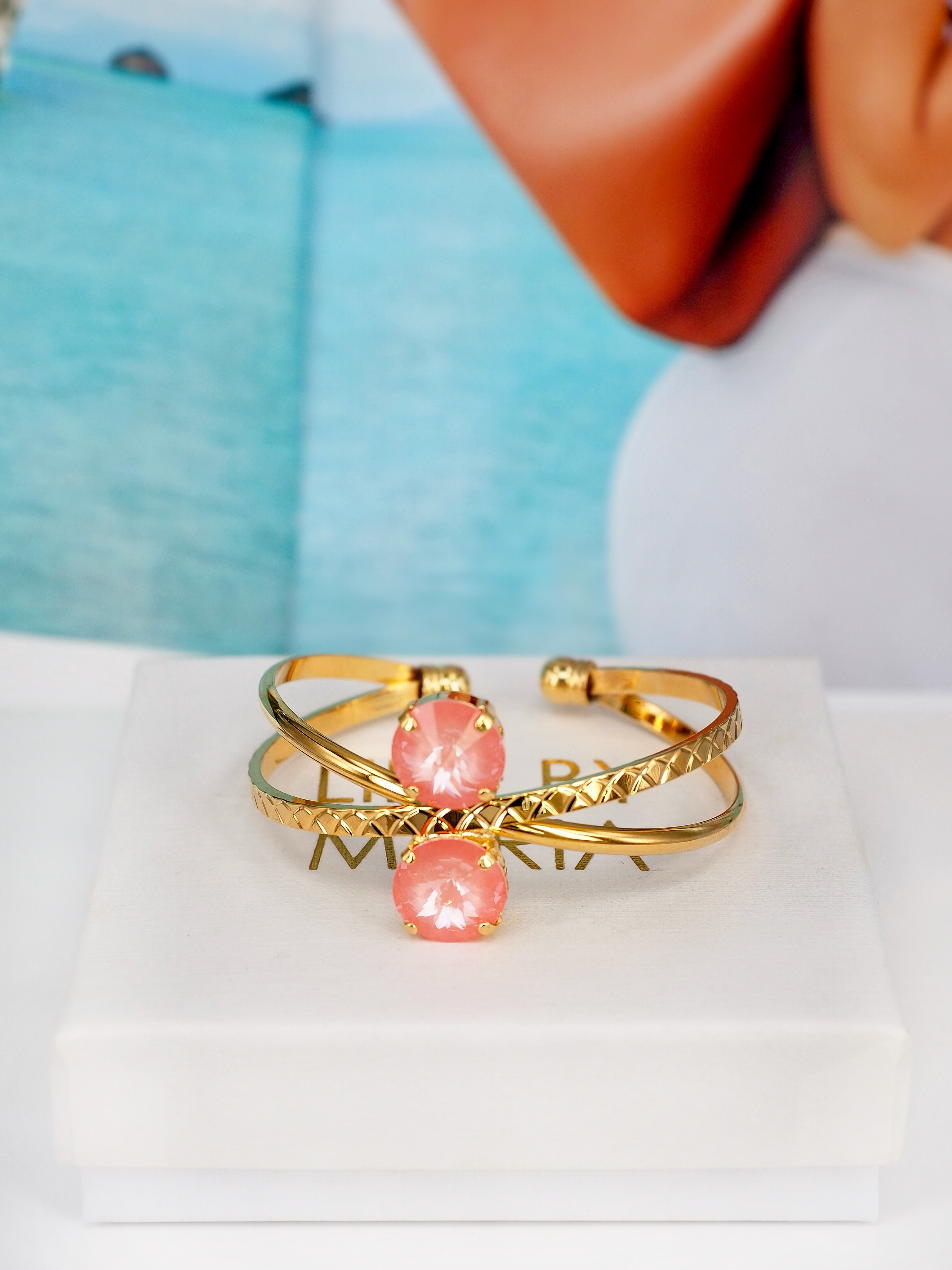 Armband X-Shaped Cuff Flamingo Ignite Gold