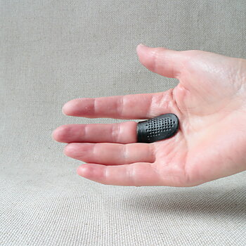 Justerbar fingerplatta för Sashiko i läder