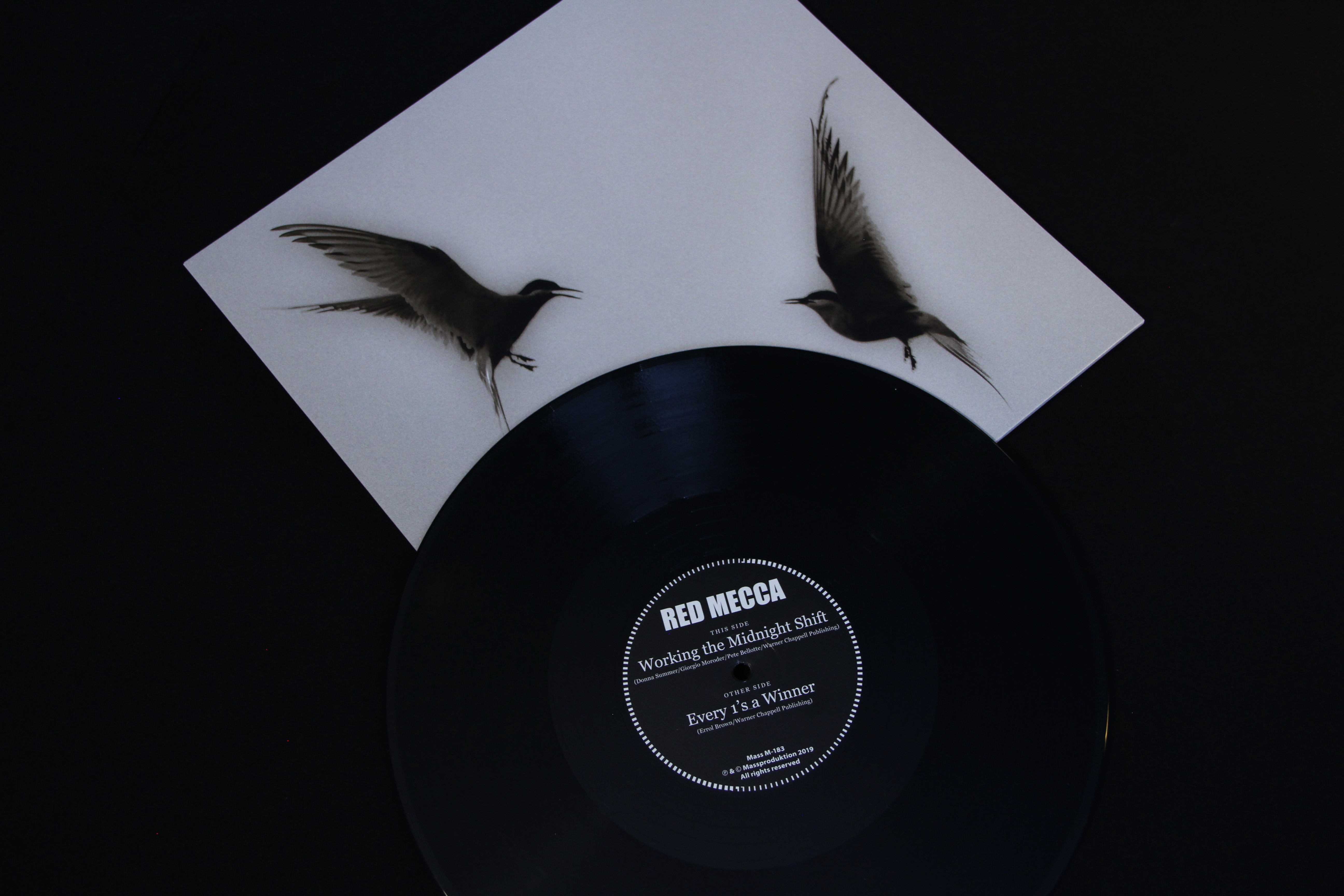 RED MECCA - EVERY1'S A WINNER/ WORKING THE MIDNIGHT SHIFT (12'' single) - 3