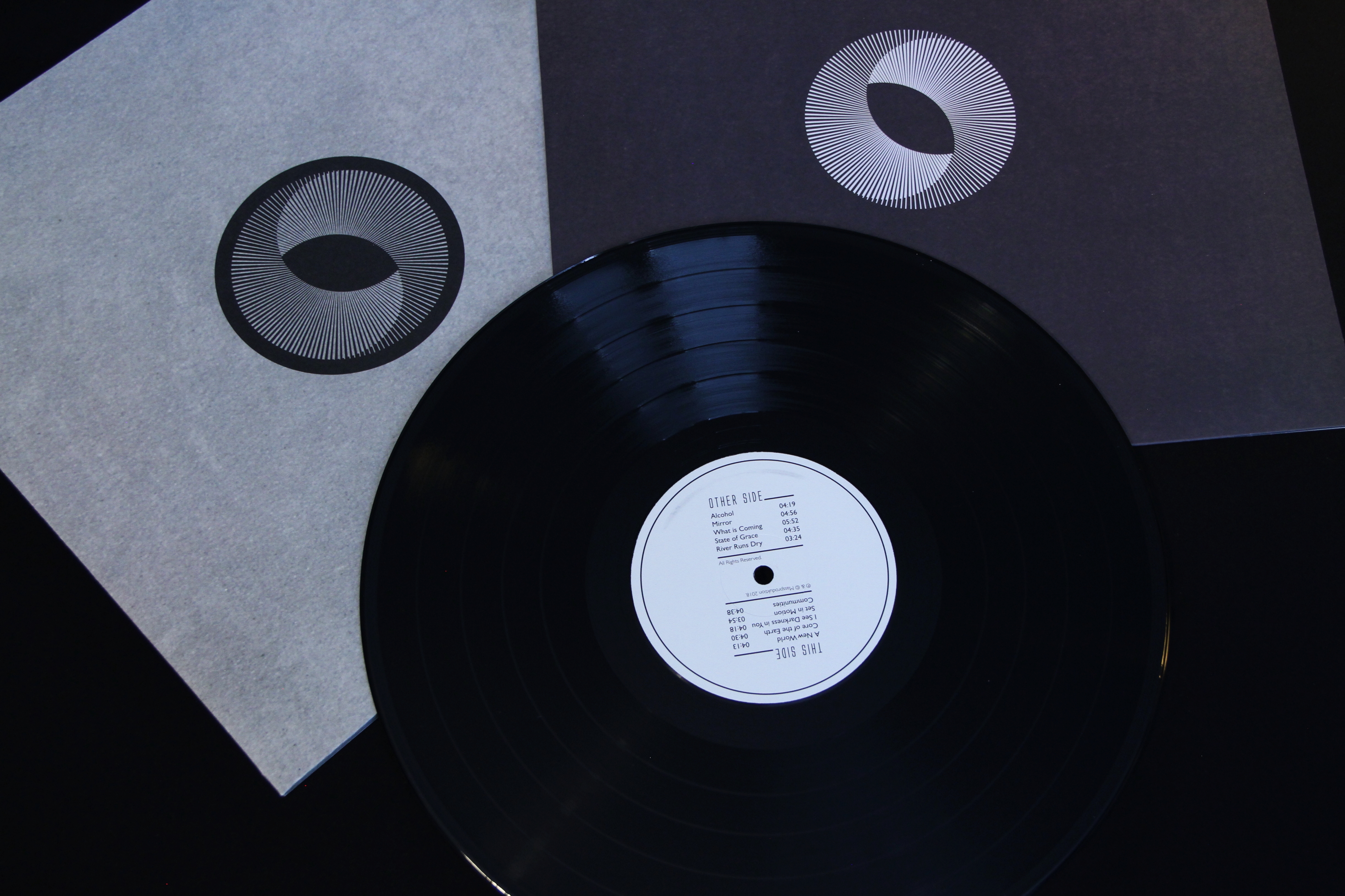 RED MECCA - I SEE DARKNESS IN YOU ( LP + CD)  - 5