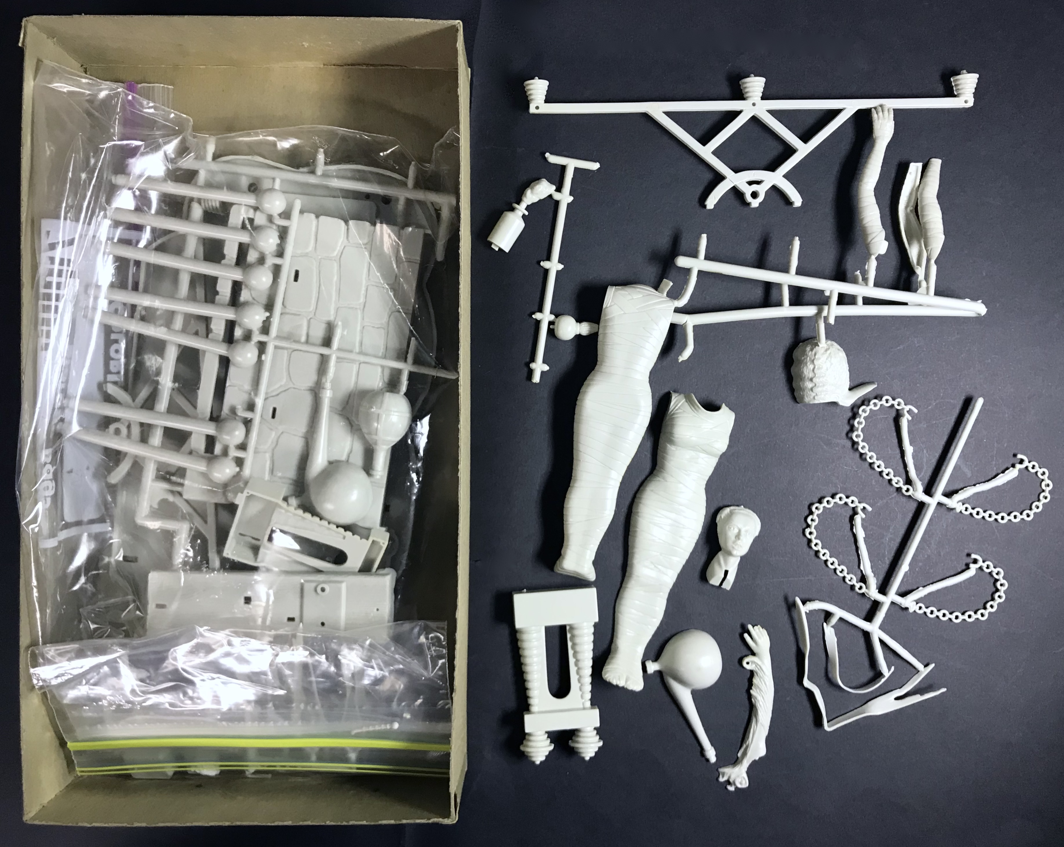 Nostalgipalatset - THE BRIDE OF FRANKENSTEIN - AURORA plastic