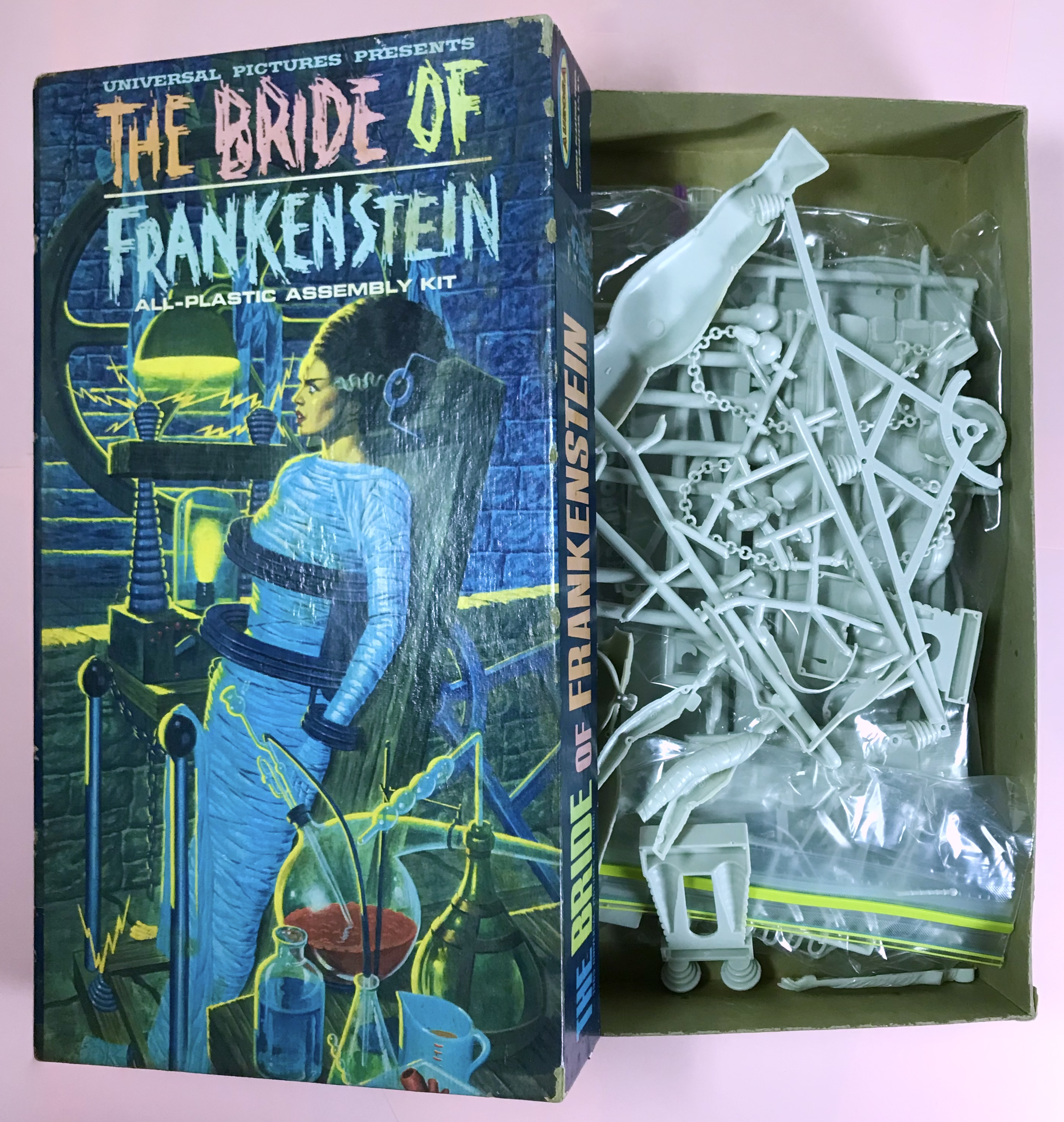 Nostalgipalatset - THE BRIDE OF FRANKENSTEIN - AURORA plastic