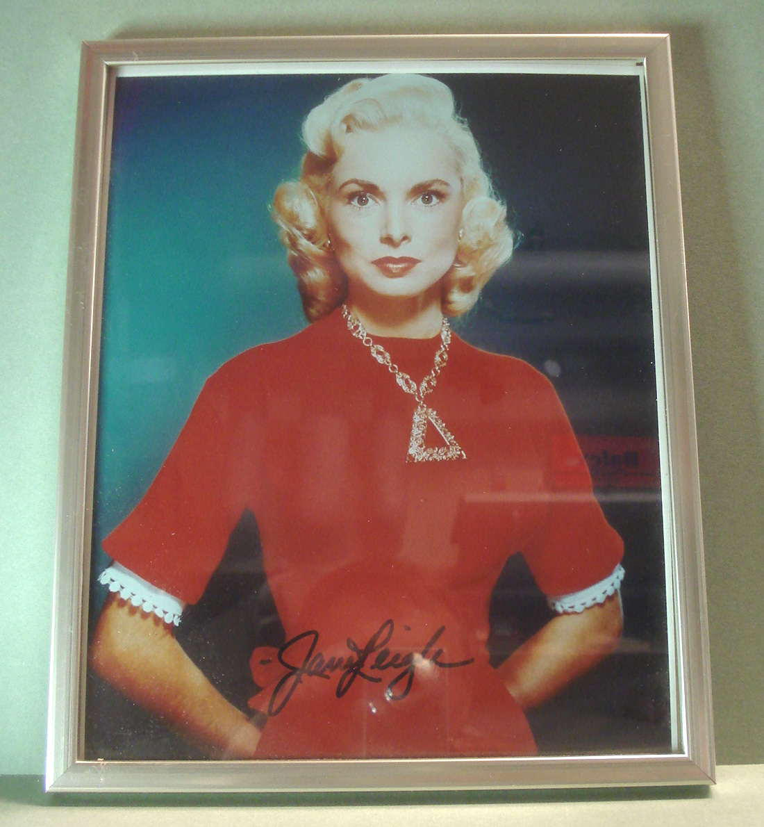 JANET LEIGH (Psycho m.m.) Signerat foto i ram