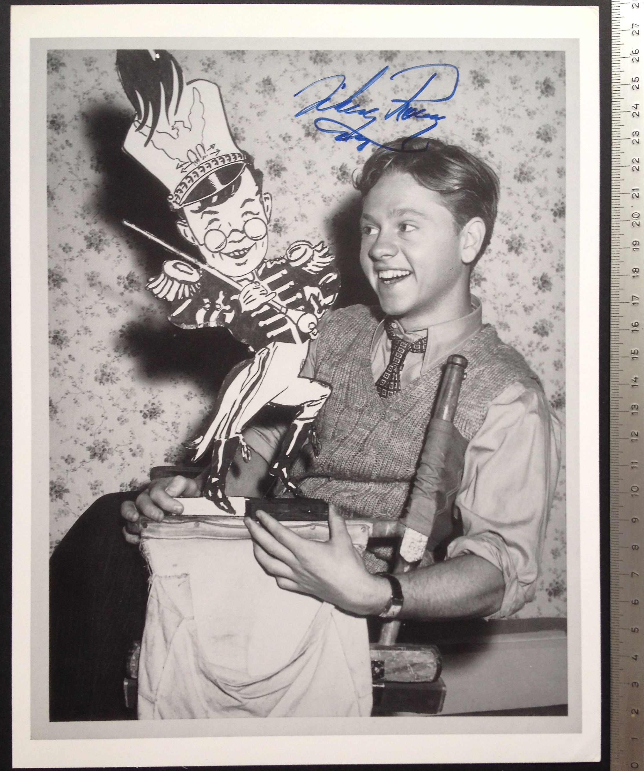 MICKEY ROONEY - Real autograph on real photo!