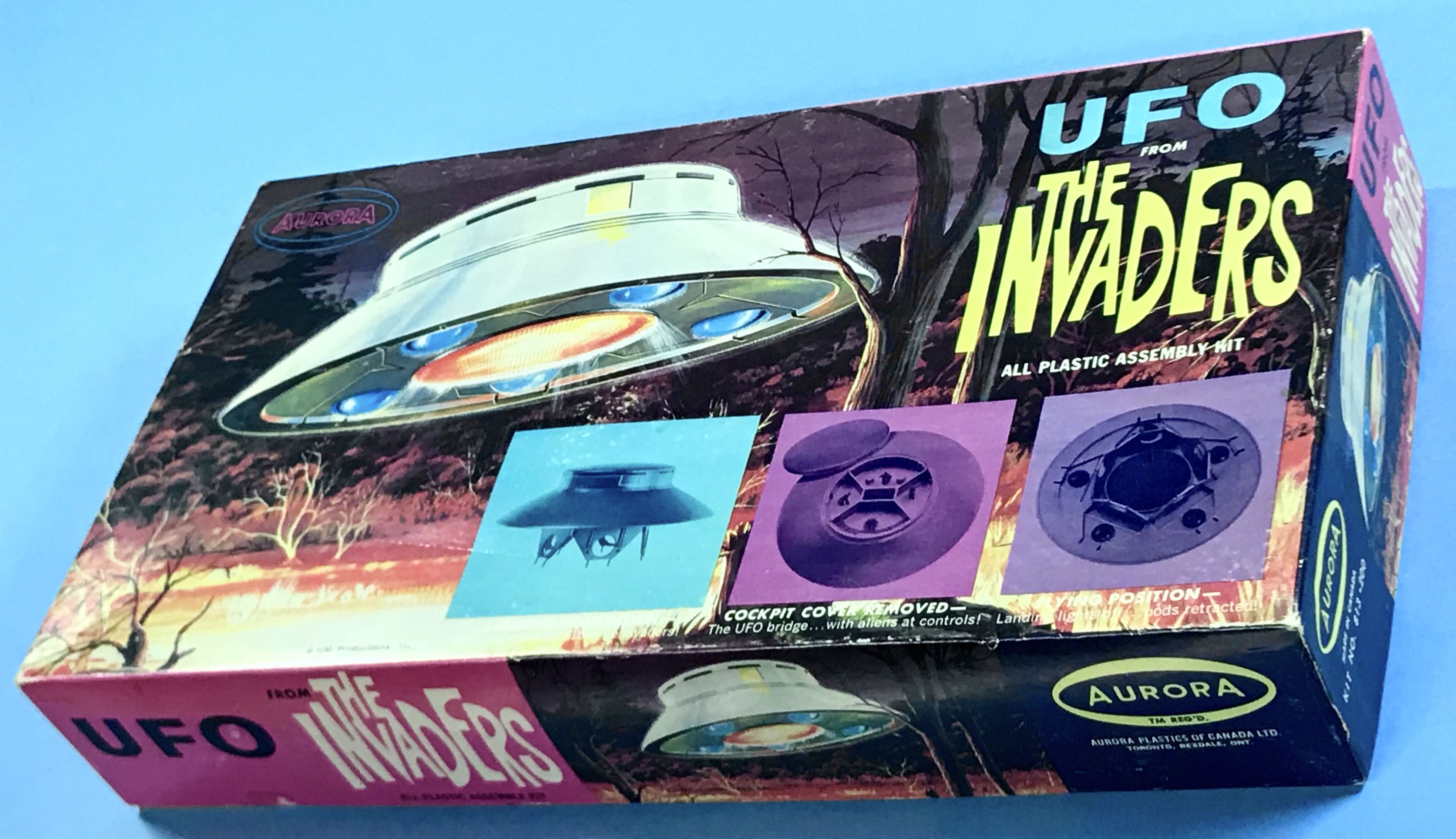 UFO from The INVADERS - AURORA plastic assembly kit 1968 - 2