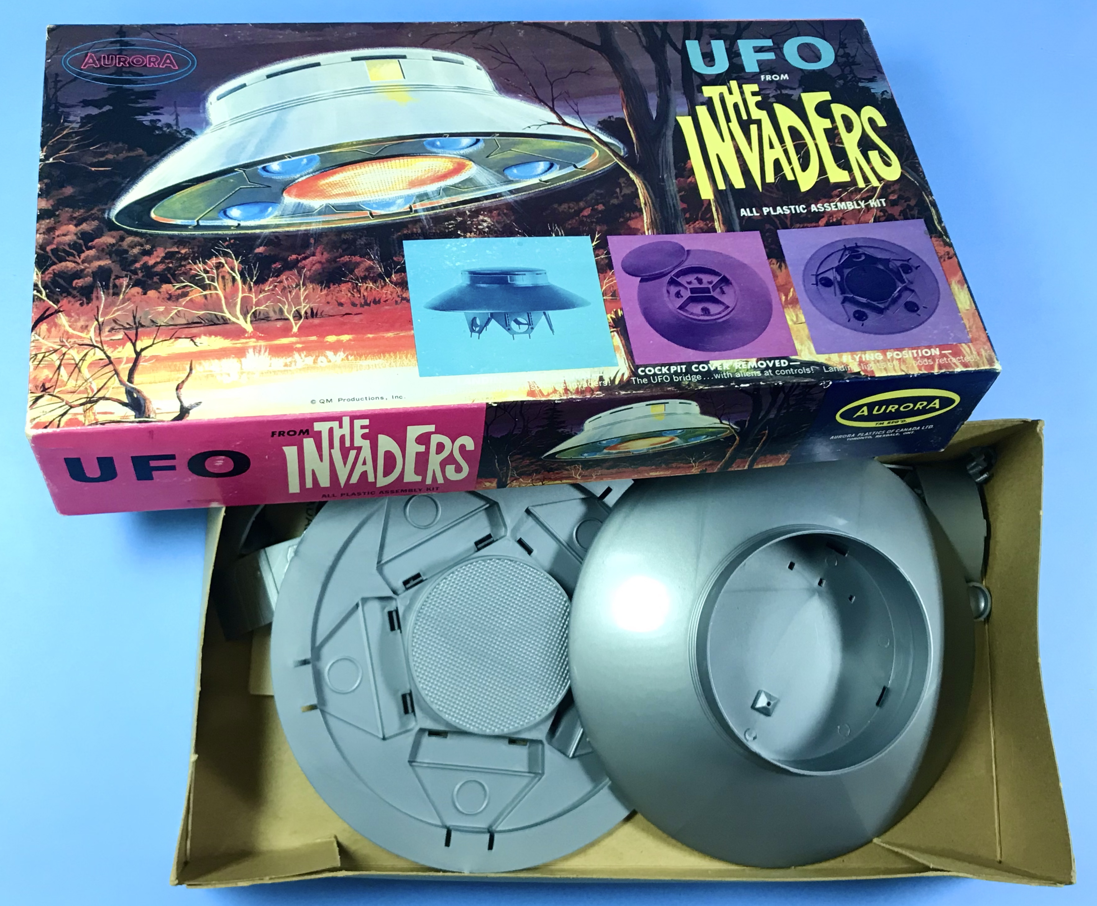 UFO from The INVADERS - AURORA plastic assembly kit 1968 - 4