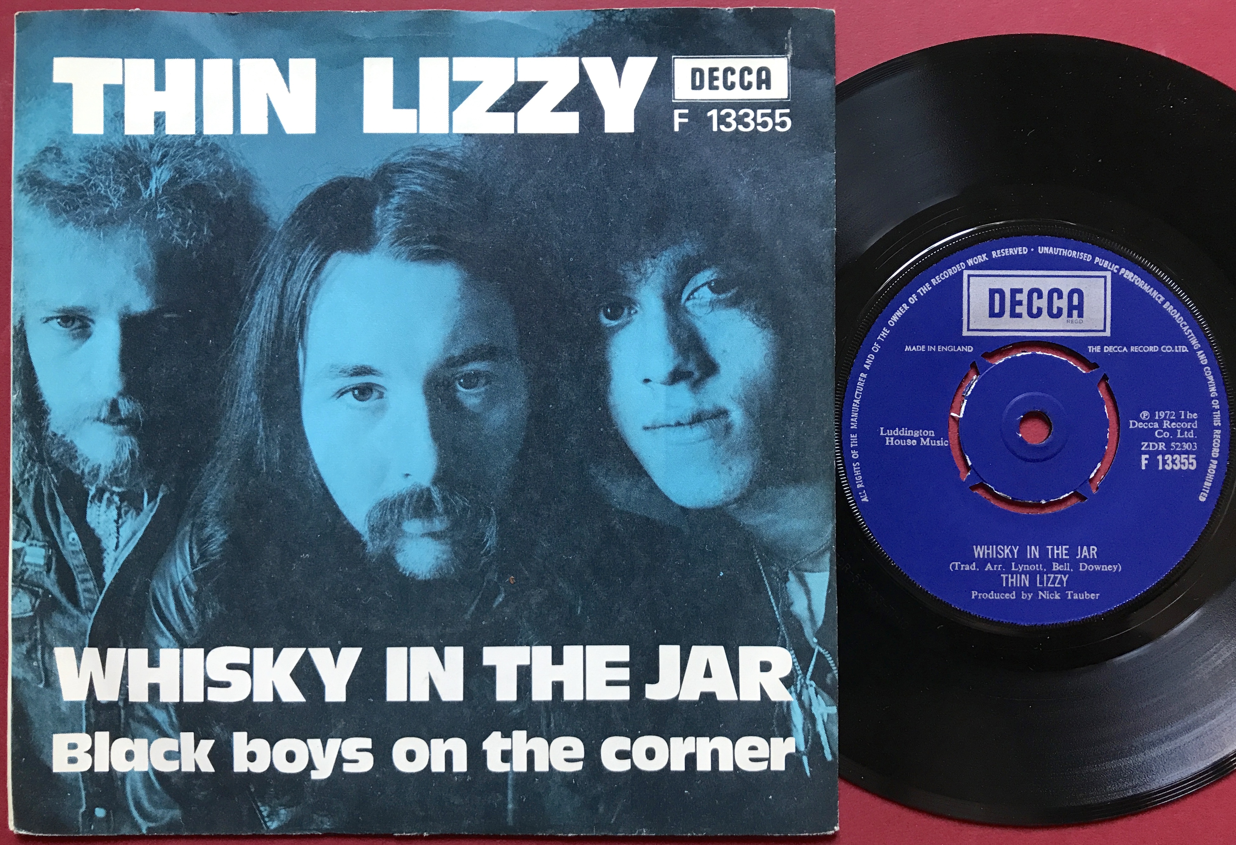 Группа thin lizzy. Thin lizzy 1973. Группа thin lizzy альбомы. Lizzy whiskey. Lizzy whiskey.