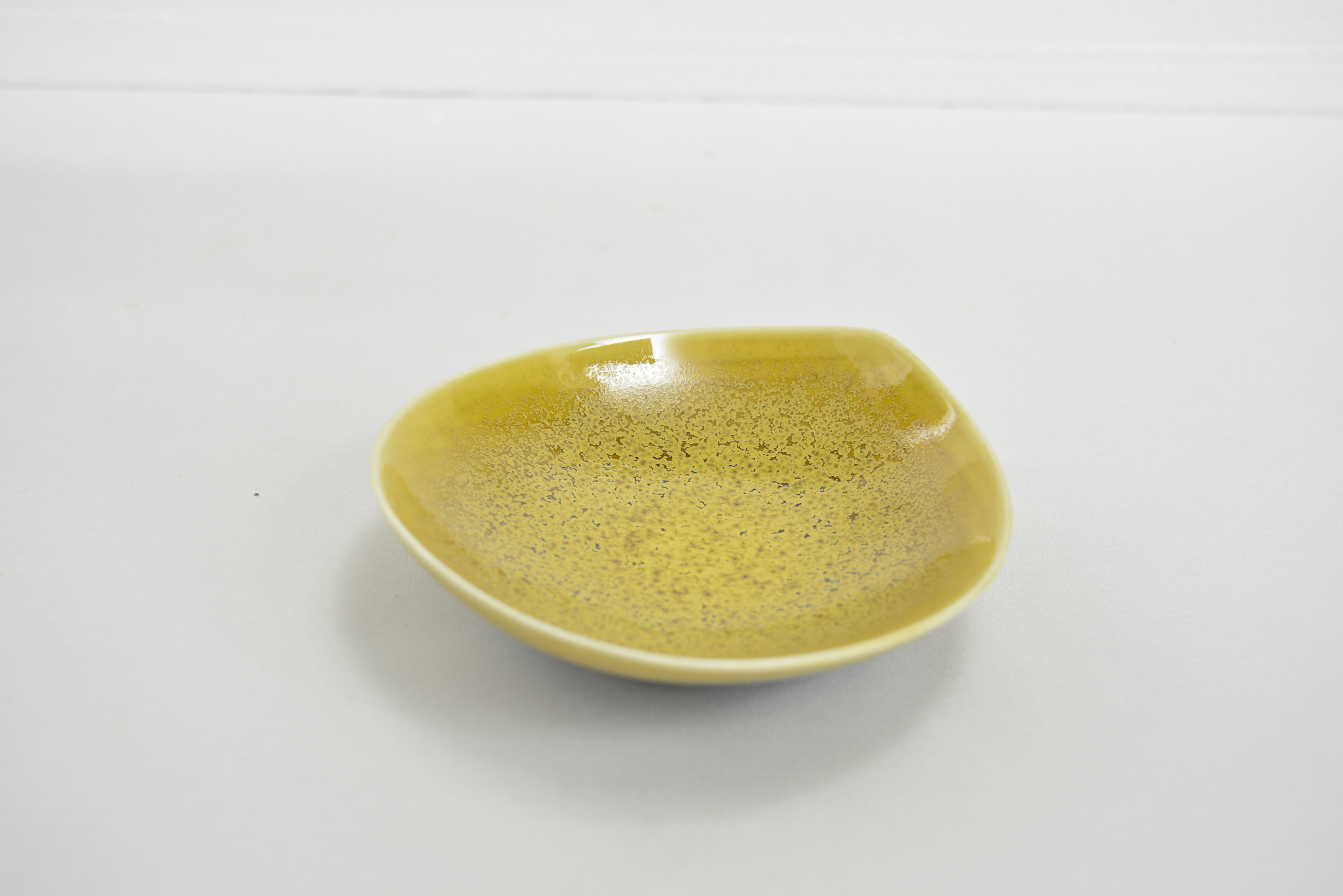Konstföremål, liten fat, 1950-tal - 2