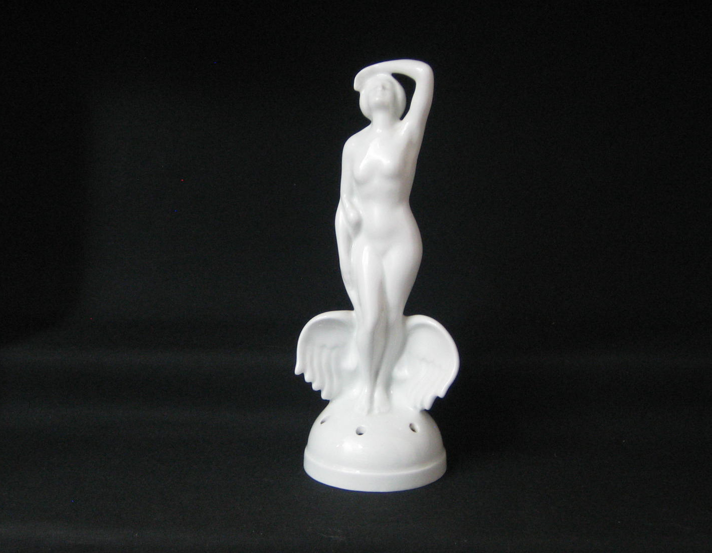Figuuri, Kukkapidike, Leda ja joutsen,  K24  - 5