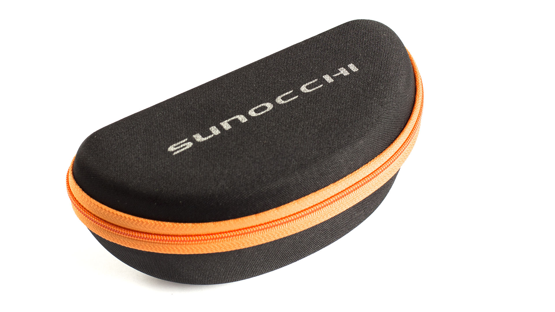 Semi hard cases with zipper