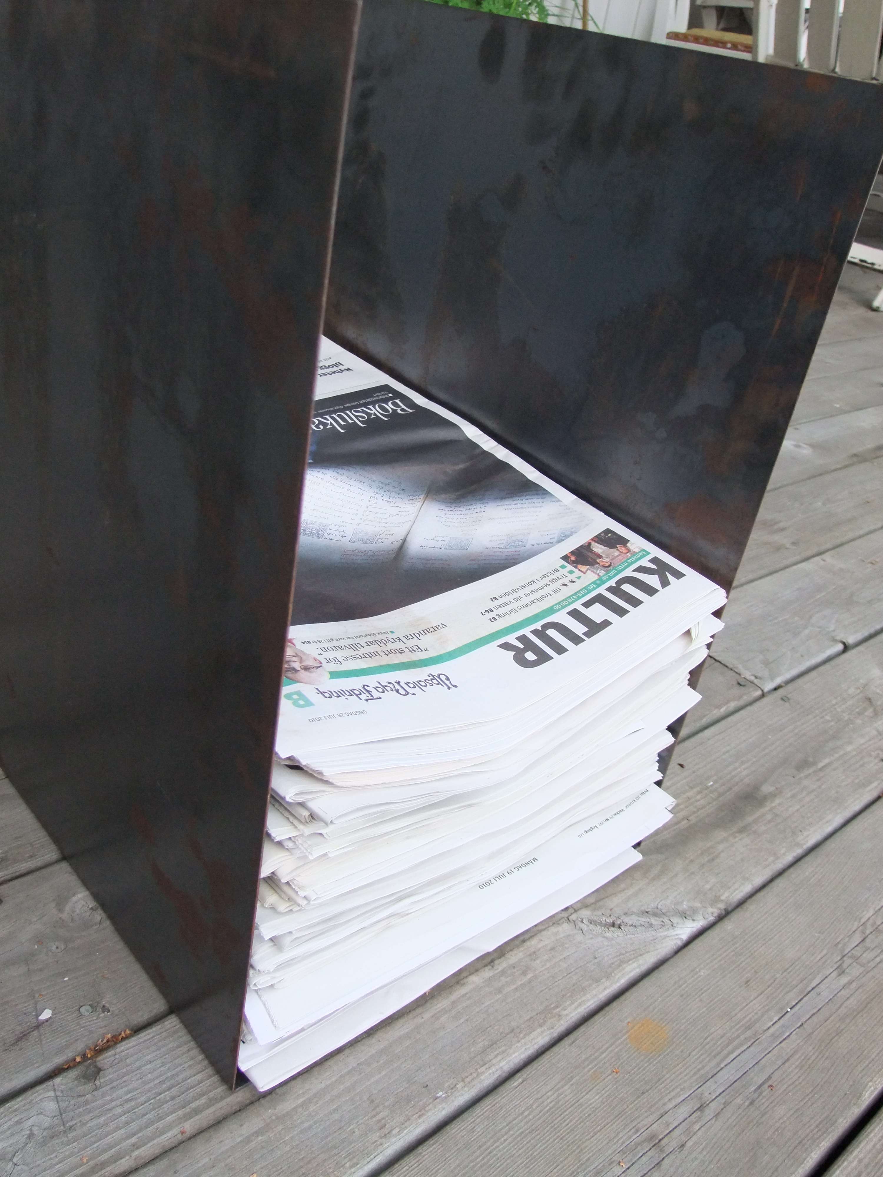TIDNINGSSTÄLL STÅL - 3