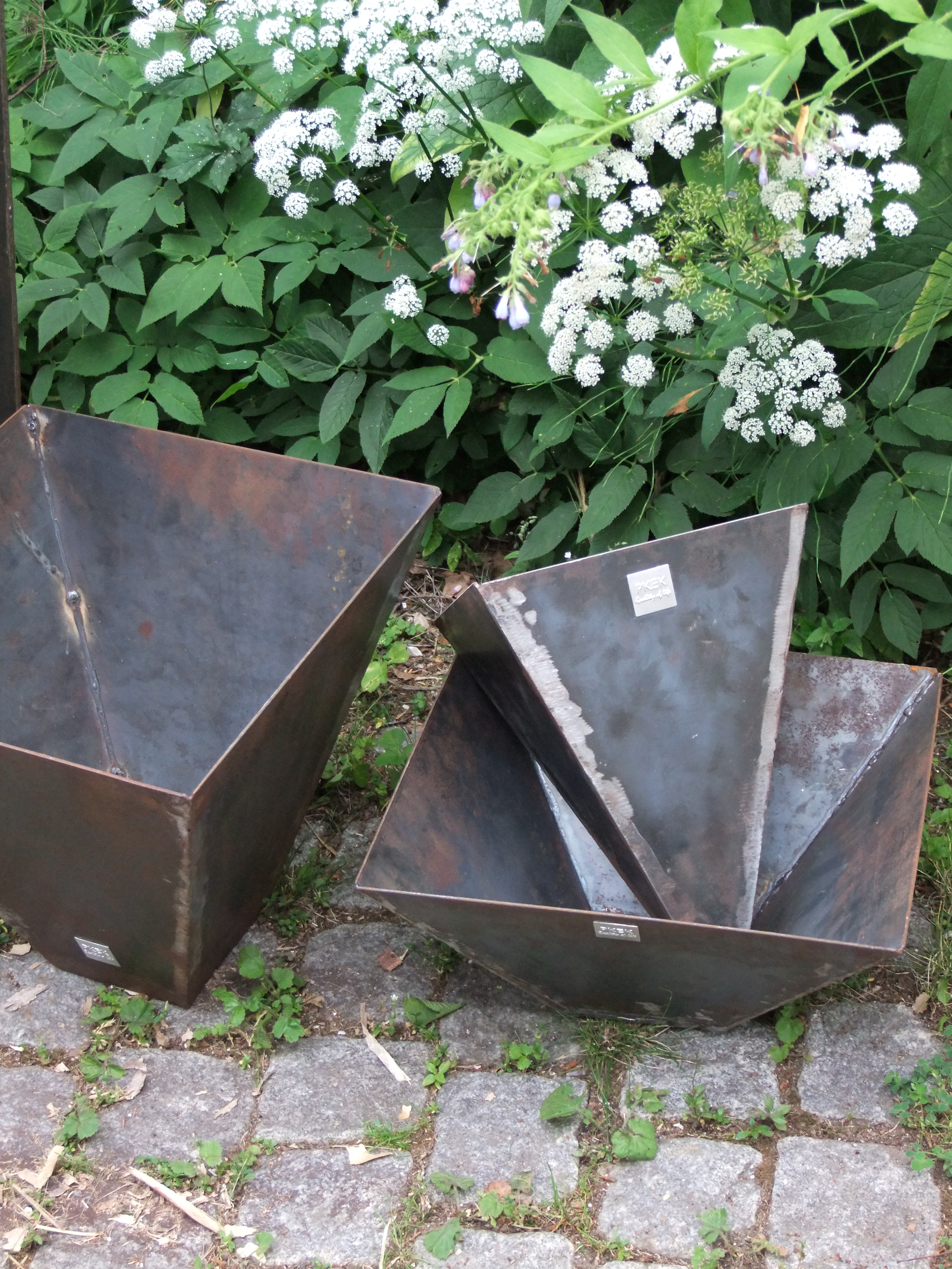 KRUKA,  FAT  ELLER AMPEL I STÅL