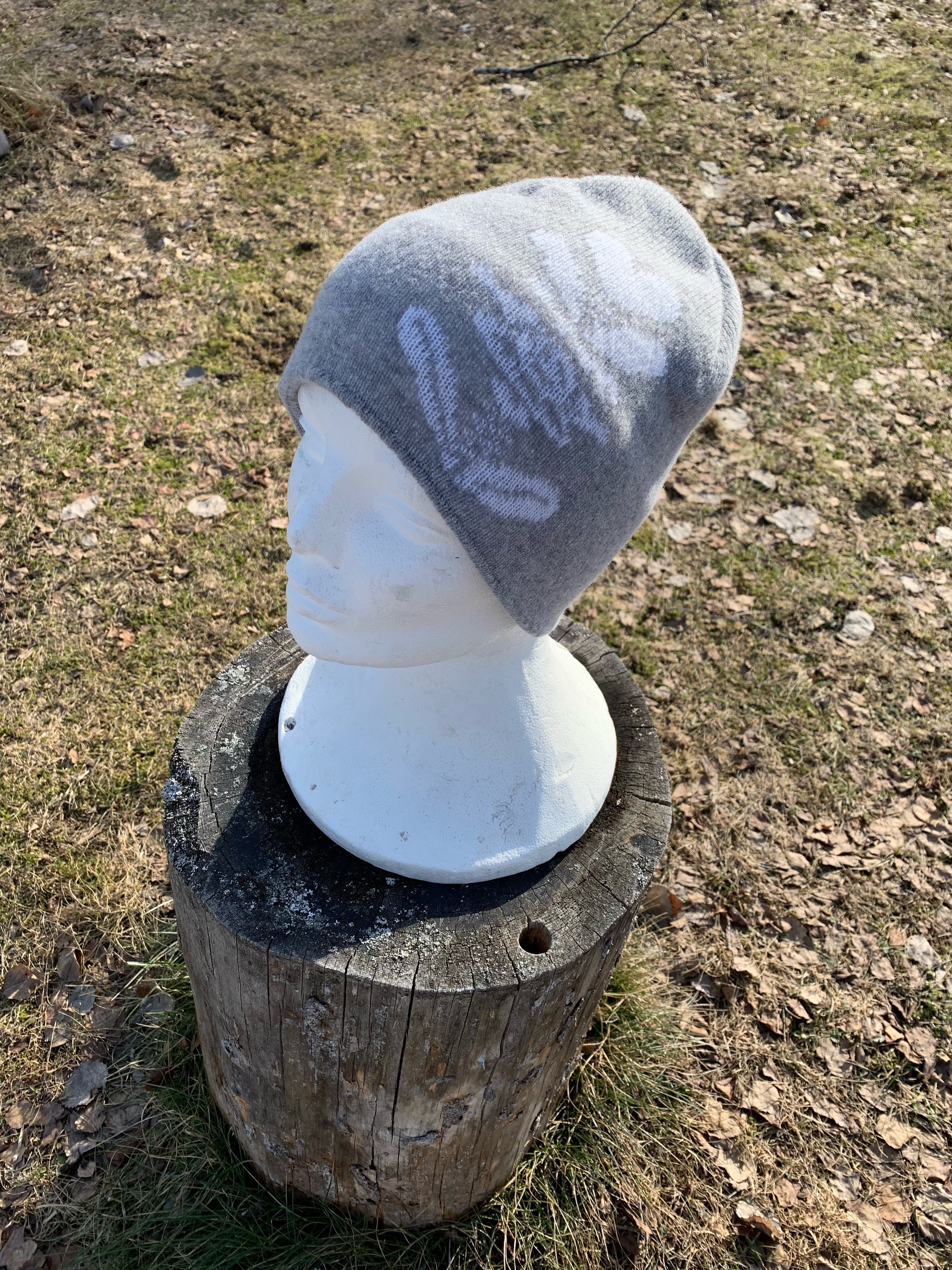 Mössa exklusive grå