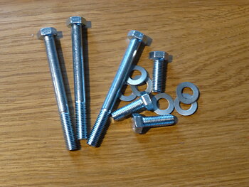Bultsats M7-Vattenpump CIH