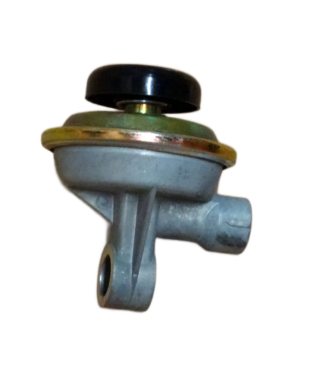 Hand primer pump for diesel filter