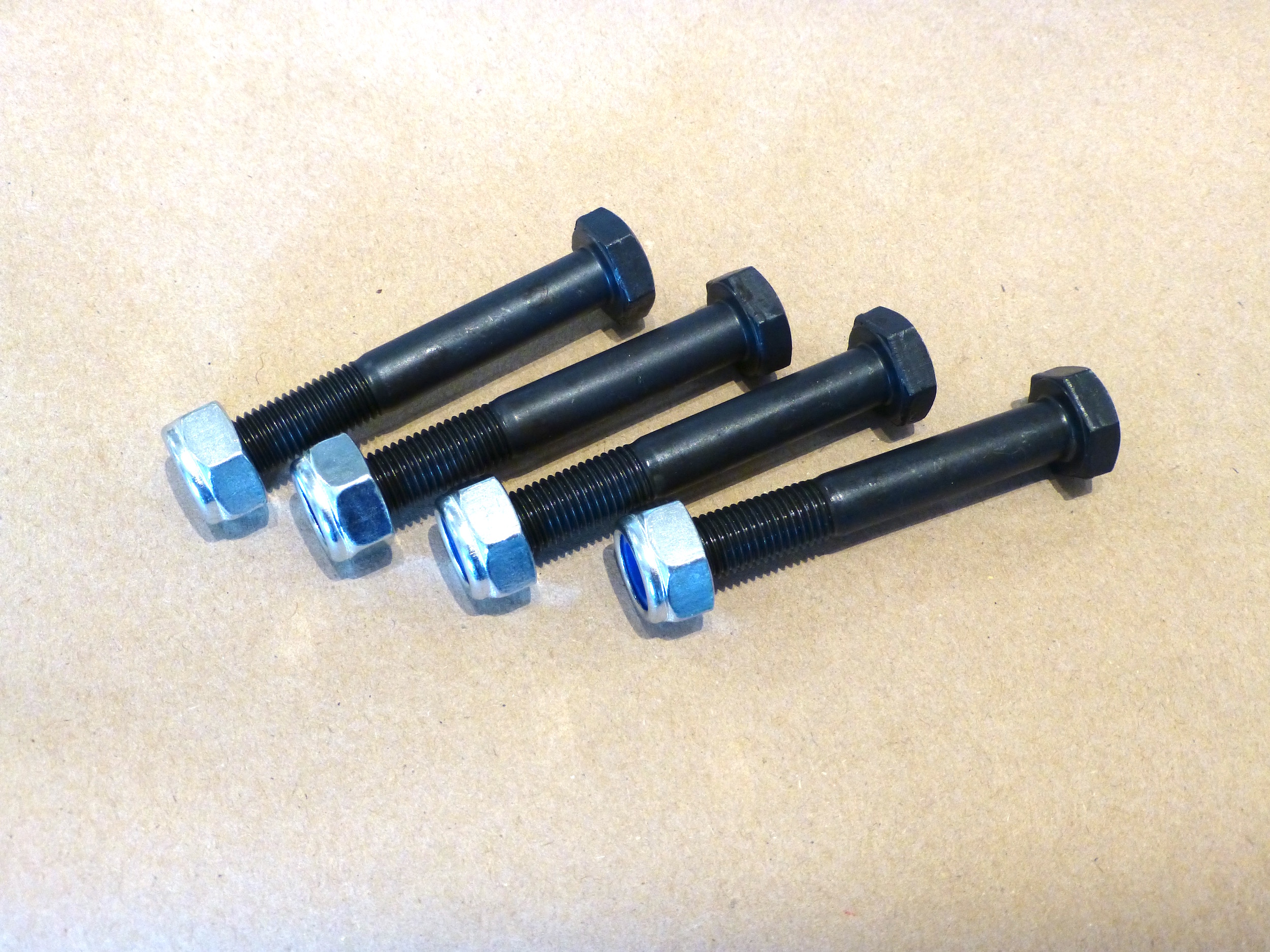 Kadett B GT - Kit Pernos Brazos Inferiores Delanteros
