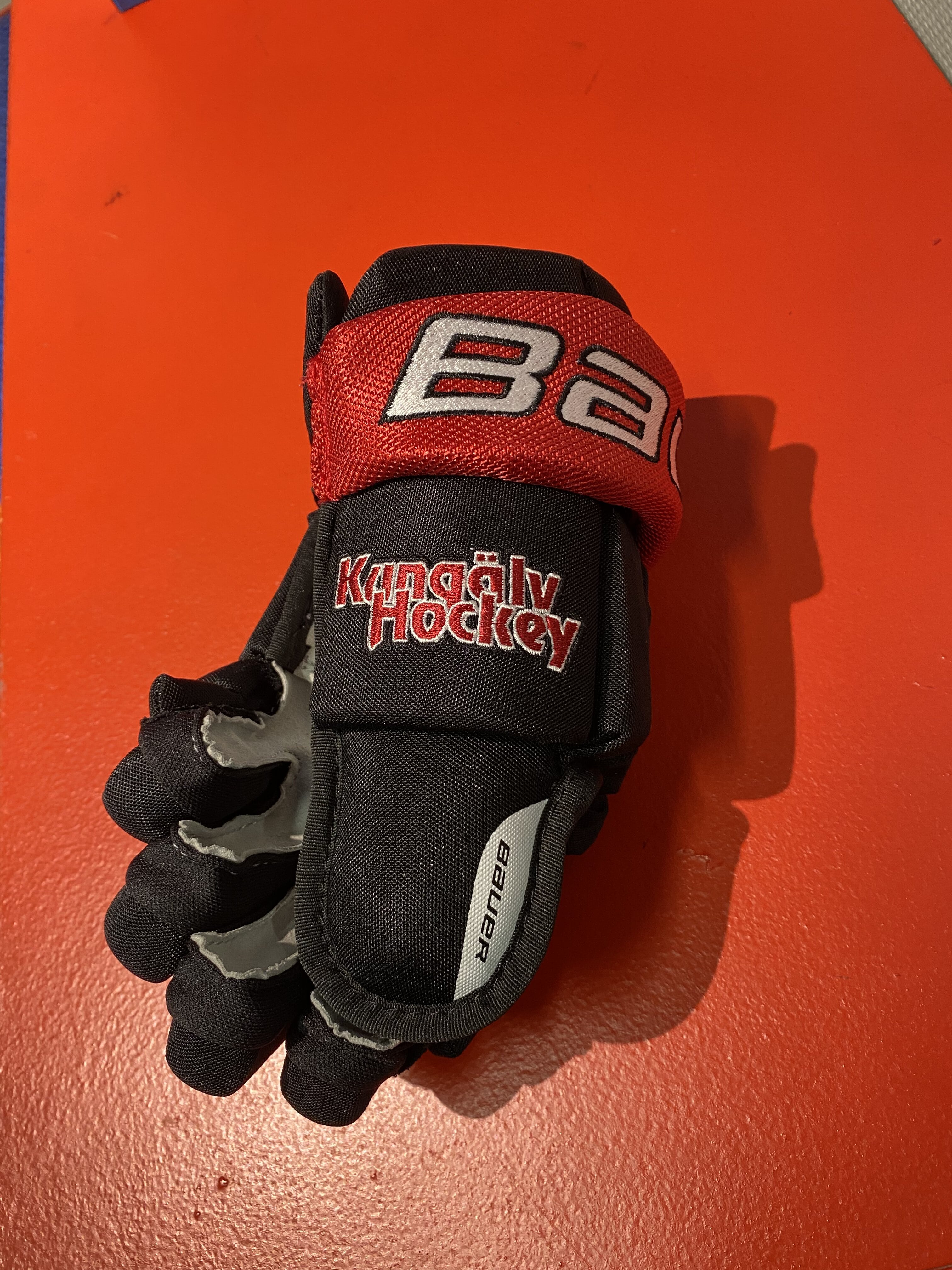 S23 Bauer Team Vapor Elite Glove SR Kungälv IK