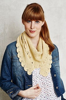 Rätstickad sjal med bladkant, Elise by Permin