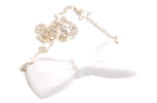 Necklace Bow (white)