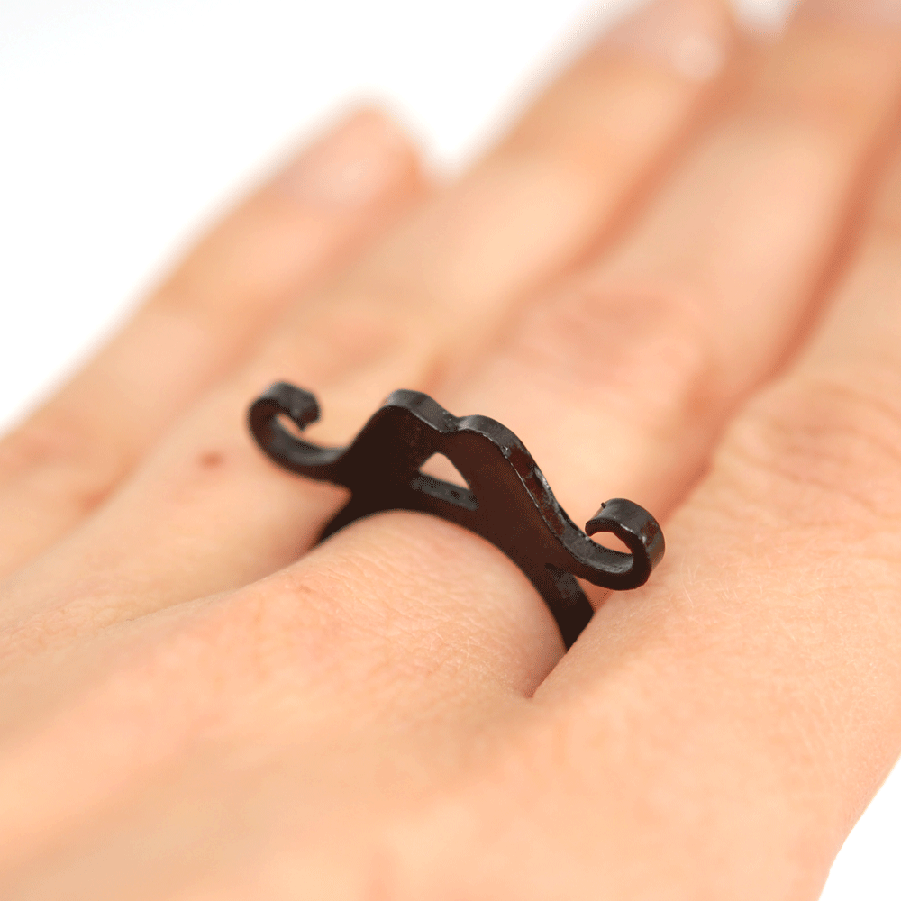 Ring Mustache silhouette