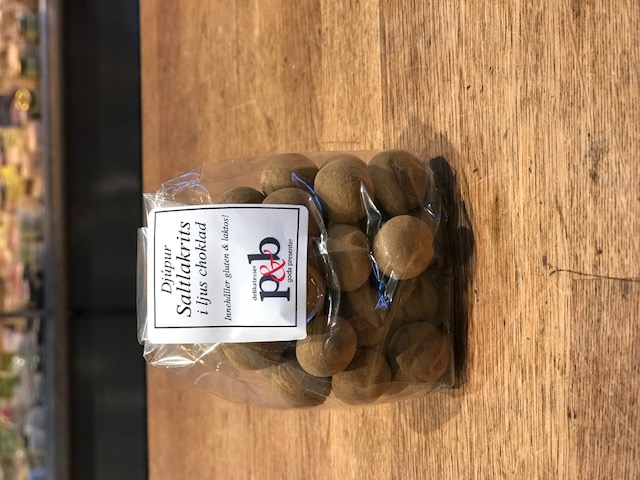 Sterkar Djúpur- Saltlakrits i ljus choklad - 100g