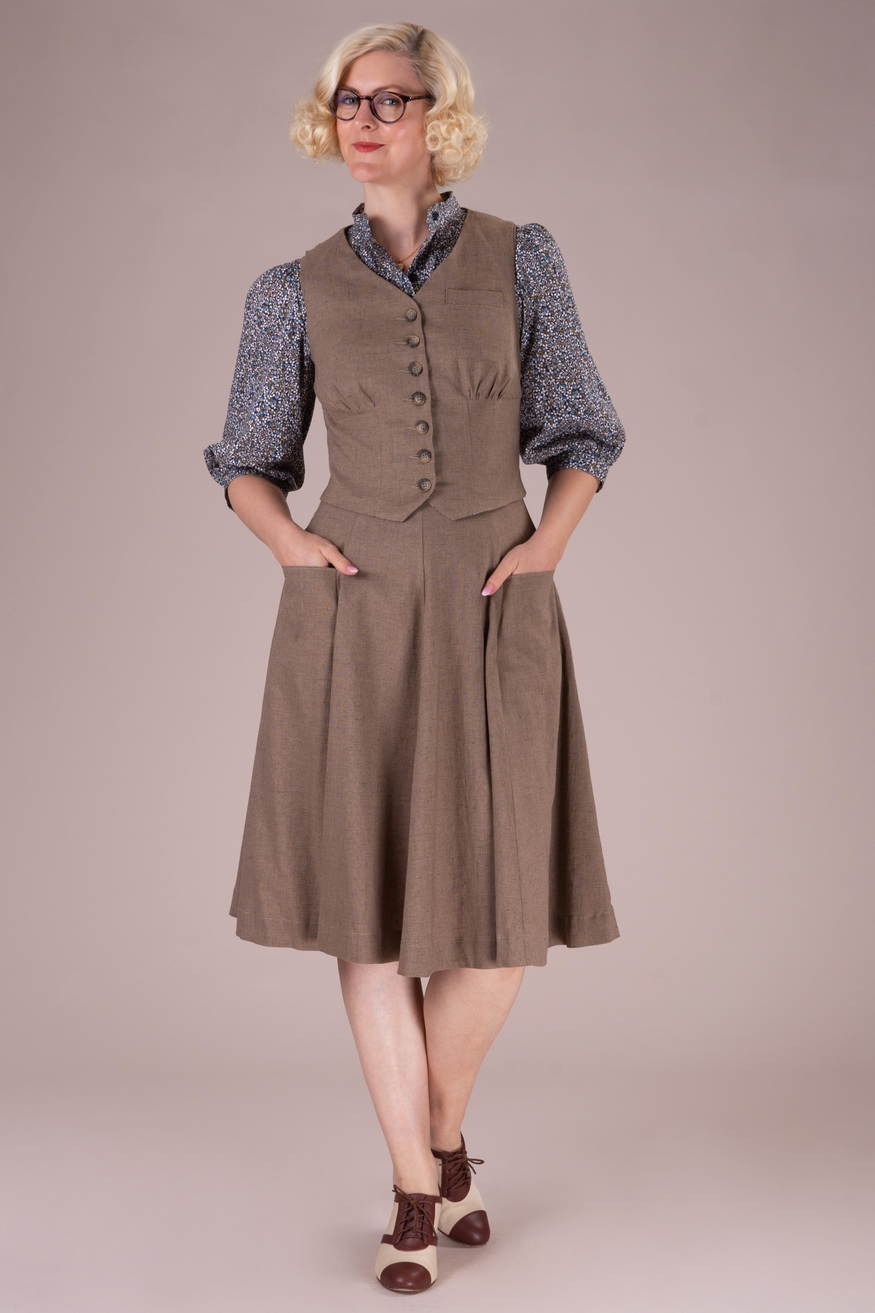 The Gentlewoman Waistcoat Taupe Linen Emmy Design 3446