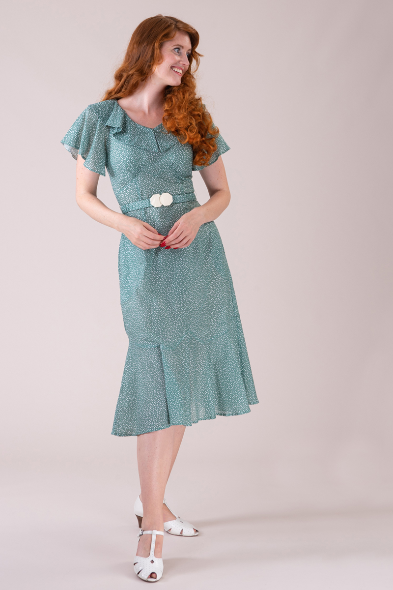 The lovey-dovey dress. Celadon green dots. - emmy design