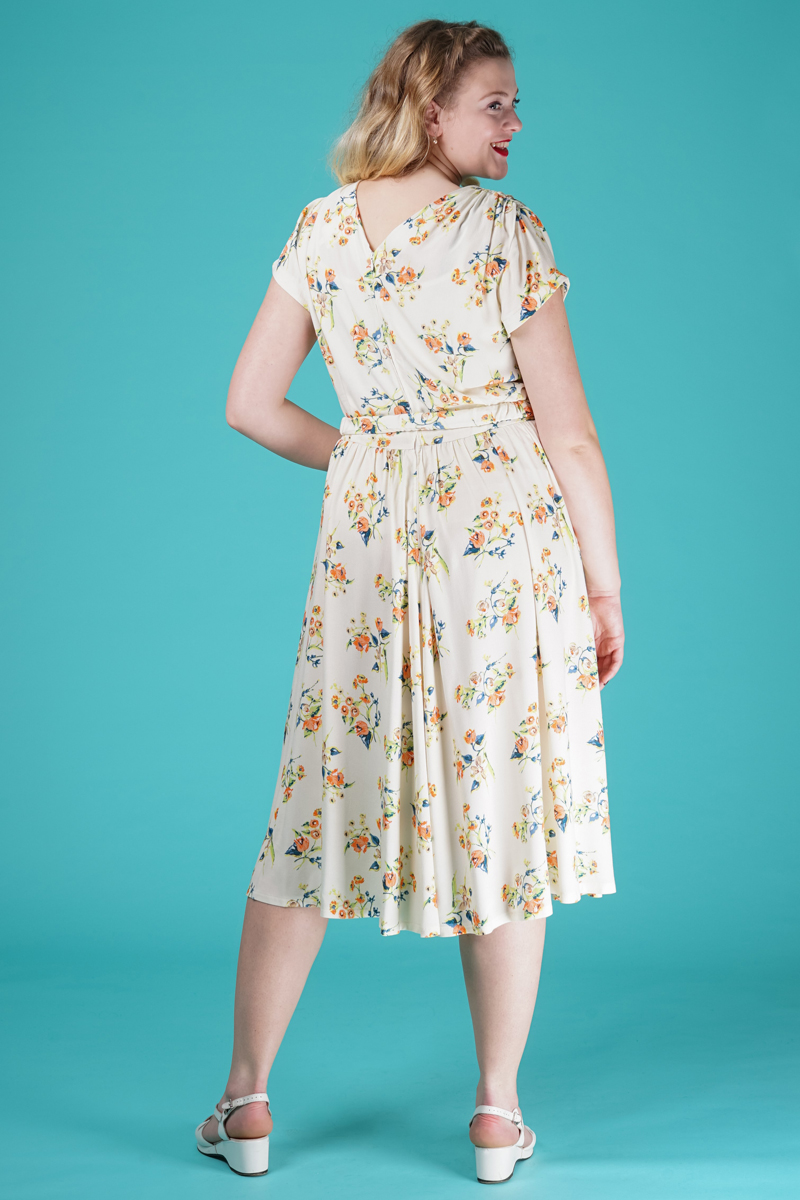 The picture perfect dress. Cream white floral - emmy design