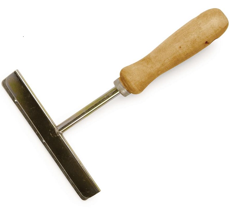 Griddle scraper 15 cm, wooden handle (3)