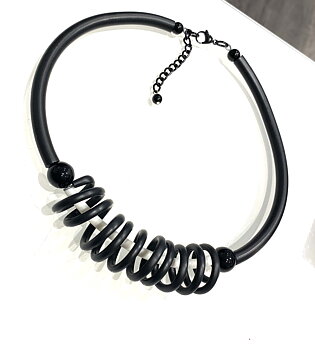 Necklaces spiral black and white rubber