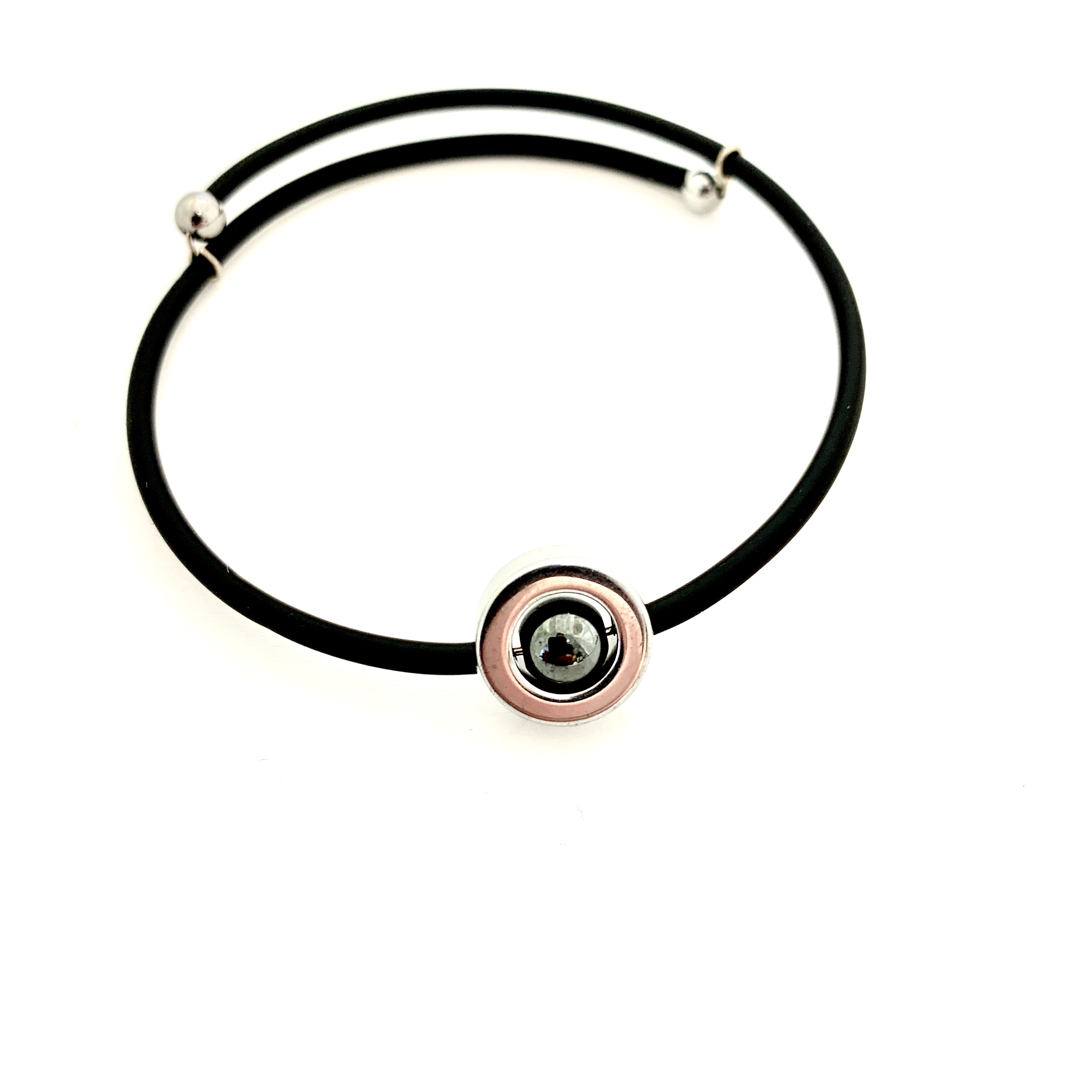 Stina  Armband silver Hematit gummi Magnani