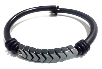 Armband Hematit svart gummi pilar