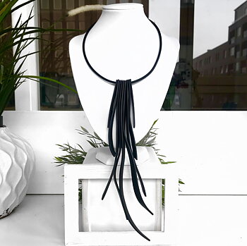 Necklace Lydia Black rubber 