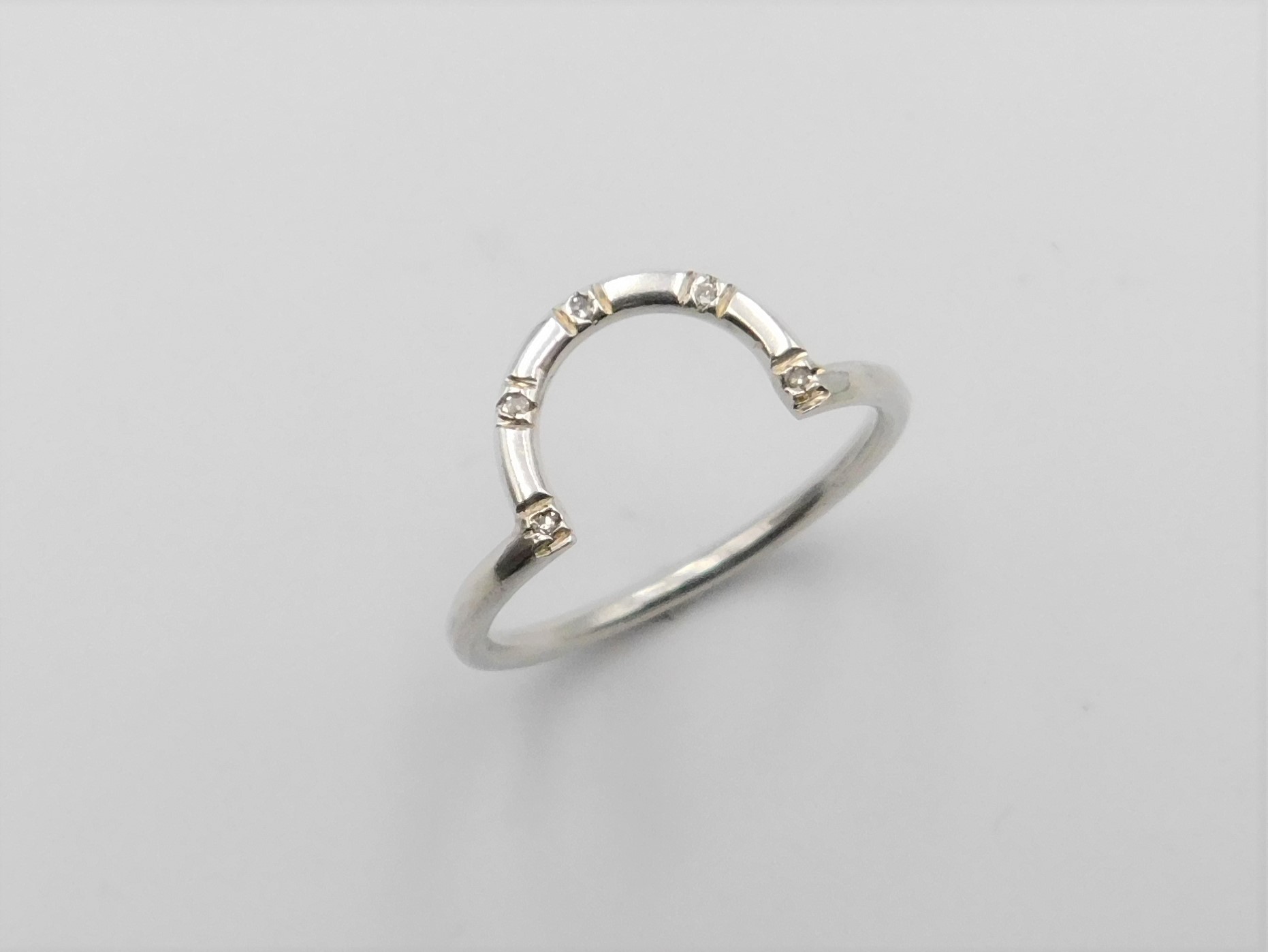 Ring Jasmin handgjord diamanter 5x0,005 ct guld 18 karat 