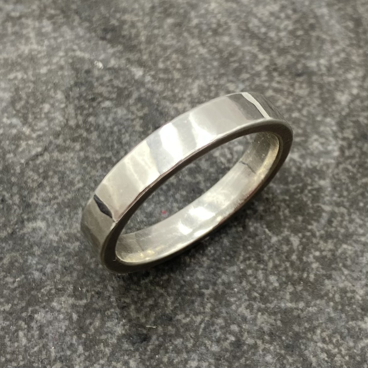 Ring SoEasy handgjord yta silver 