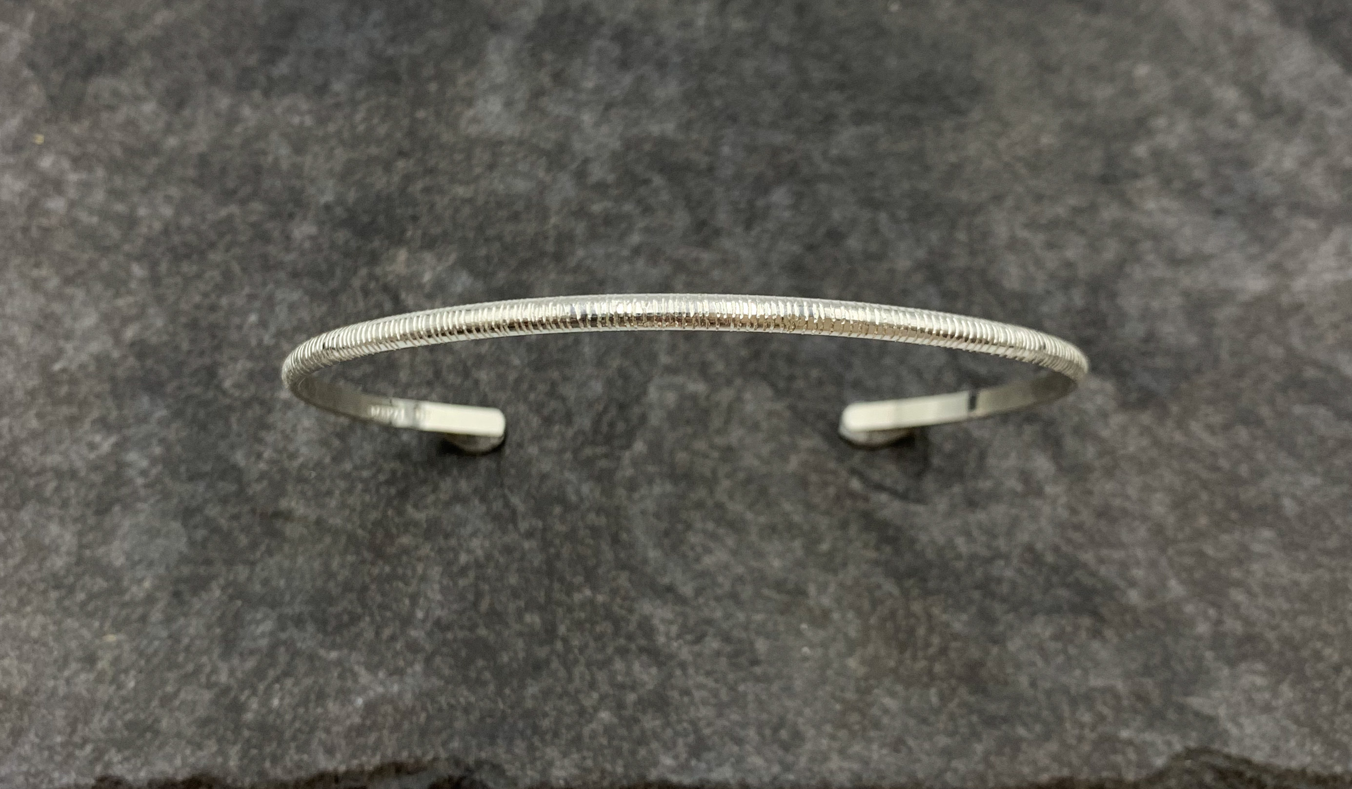 Armring RaffleMe handgjord 3 mm silver 