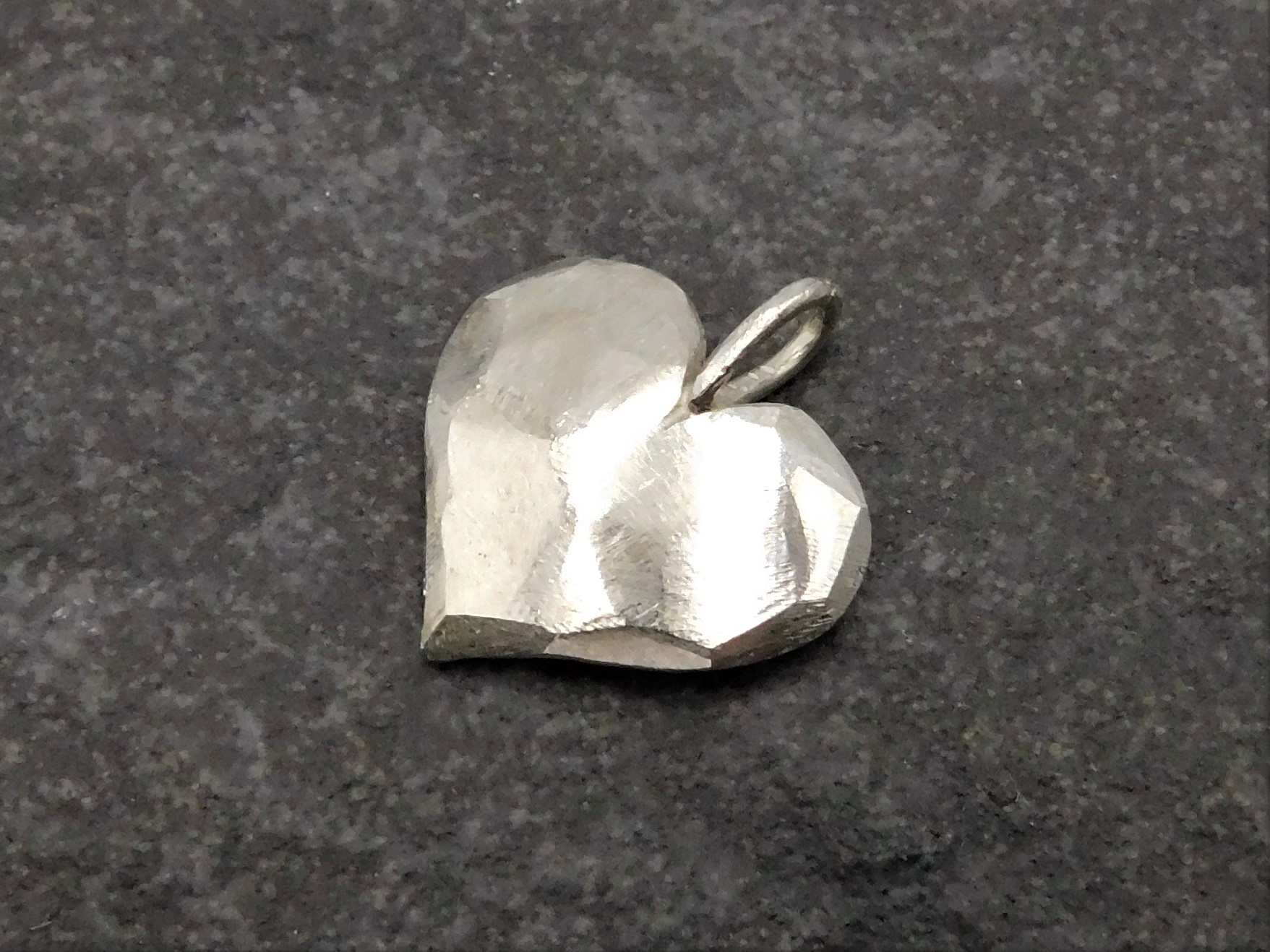 Hänge Älskad hjärta 20 mm silver 